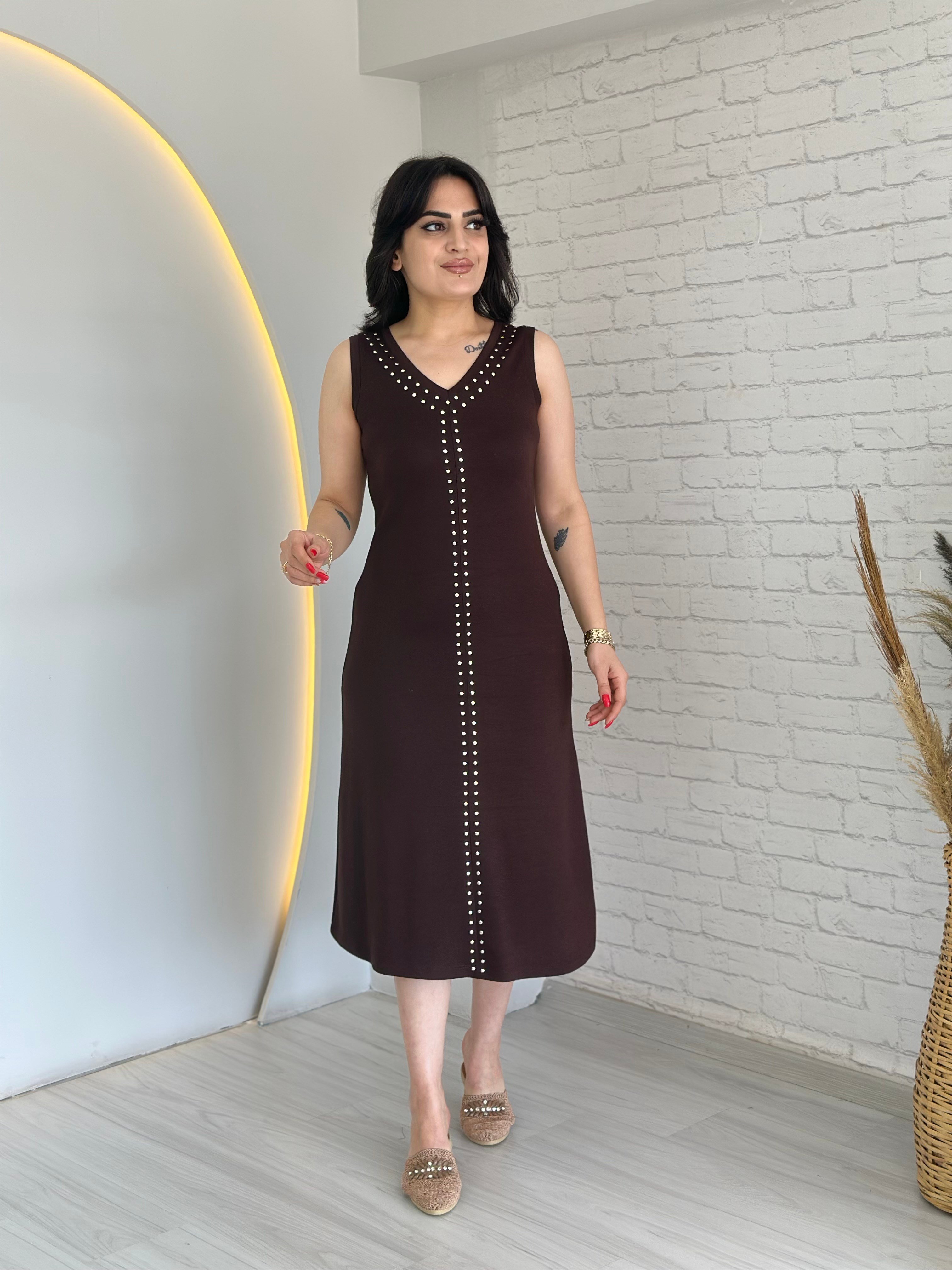 Nila Kahve Çıtçıt Detaylı Droplu Askılı Elbise D08