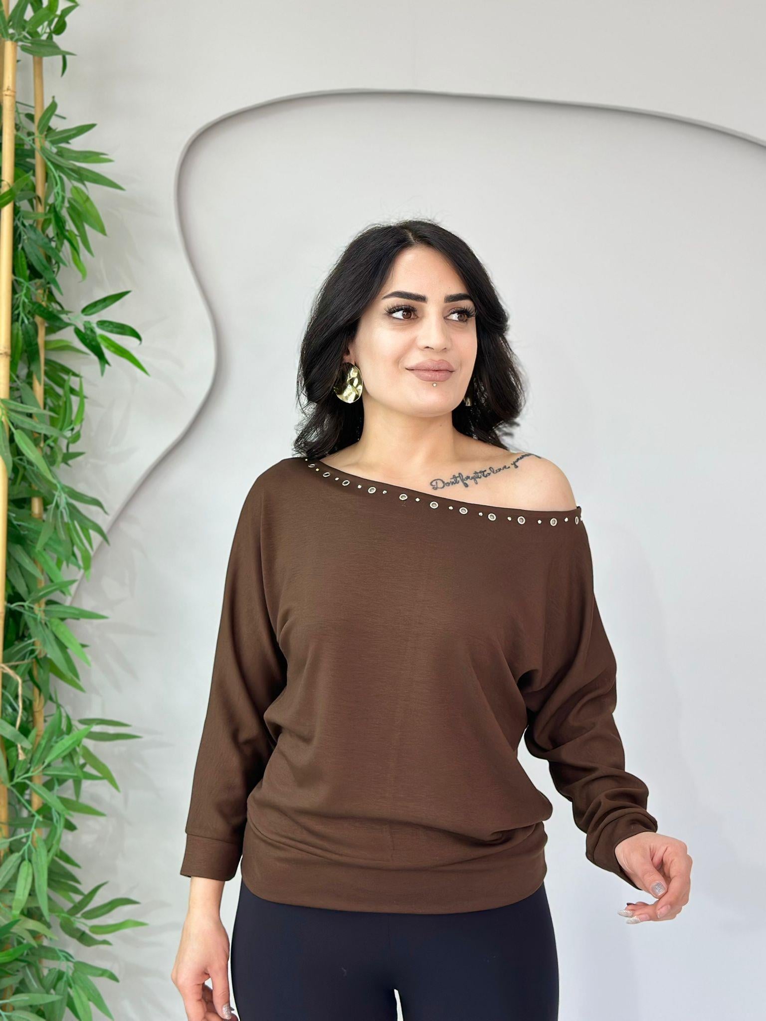 Nova Acı Kahve Kayık Yaka Kuş Gözü Detaylı Yarasa Kol Bluz A4141