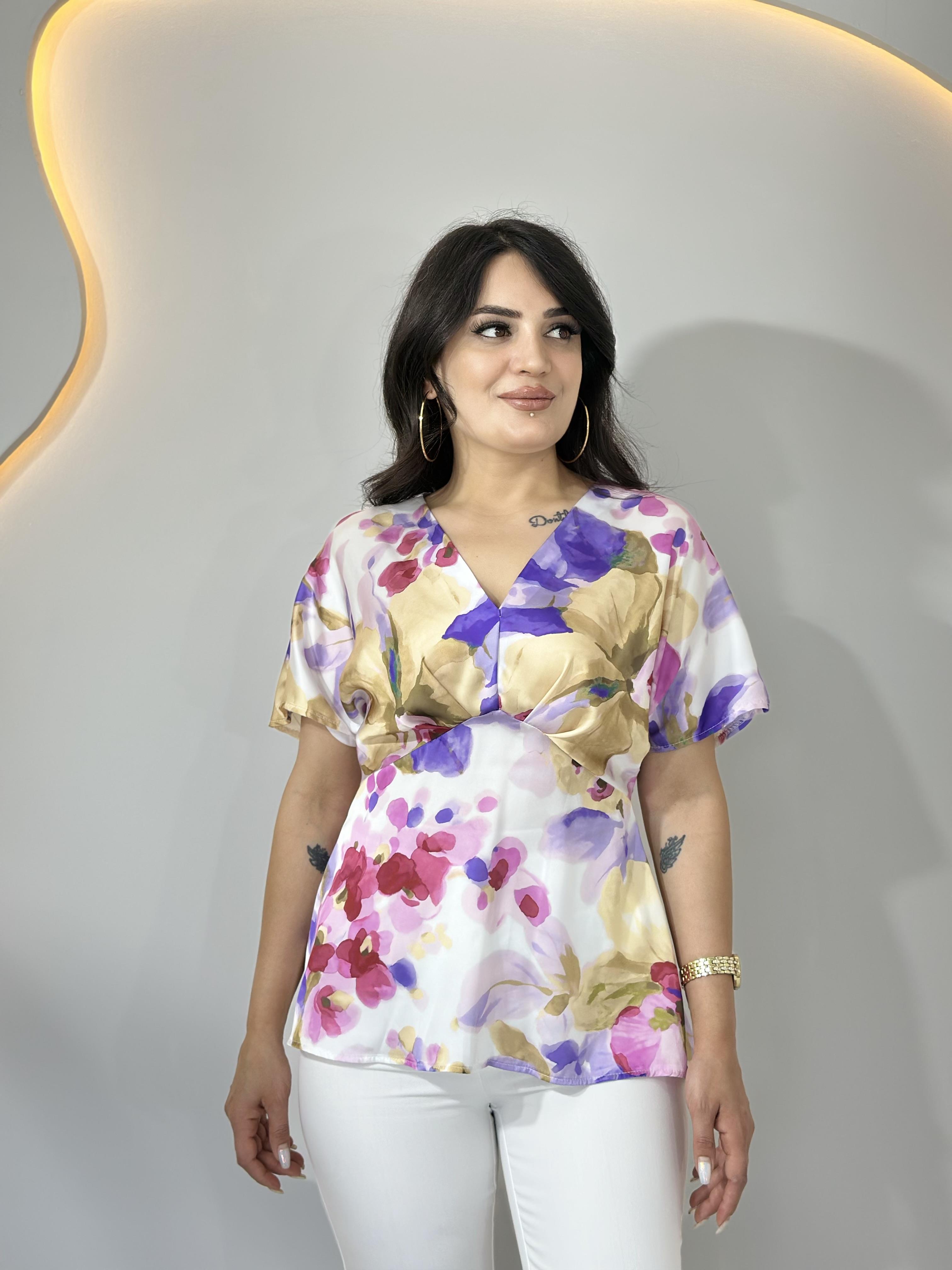 Oliv Mor Çiçekli V Yaka Yarım Kol Saten Bluz  A019