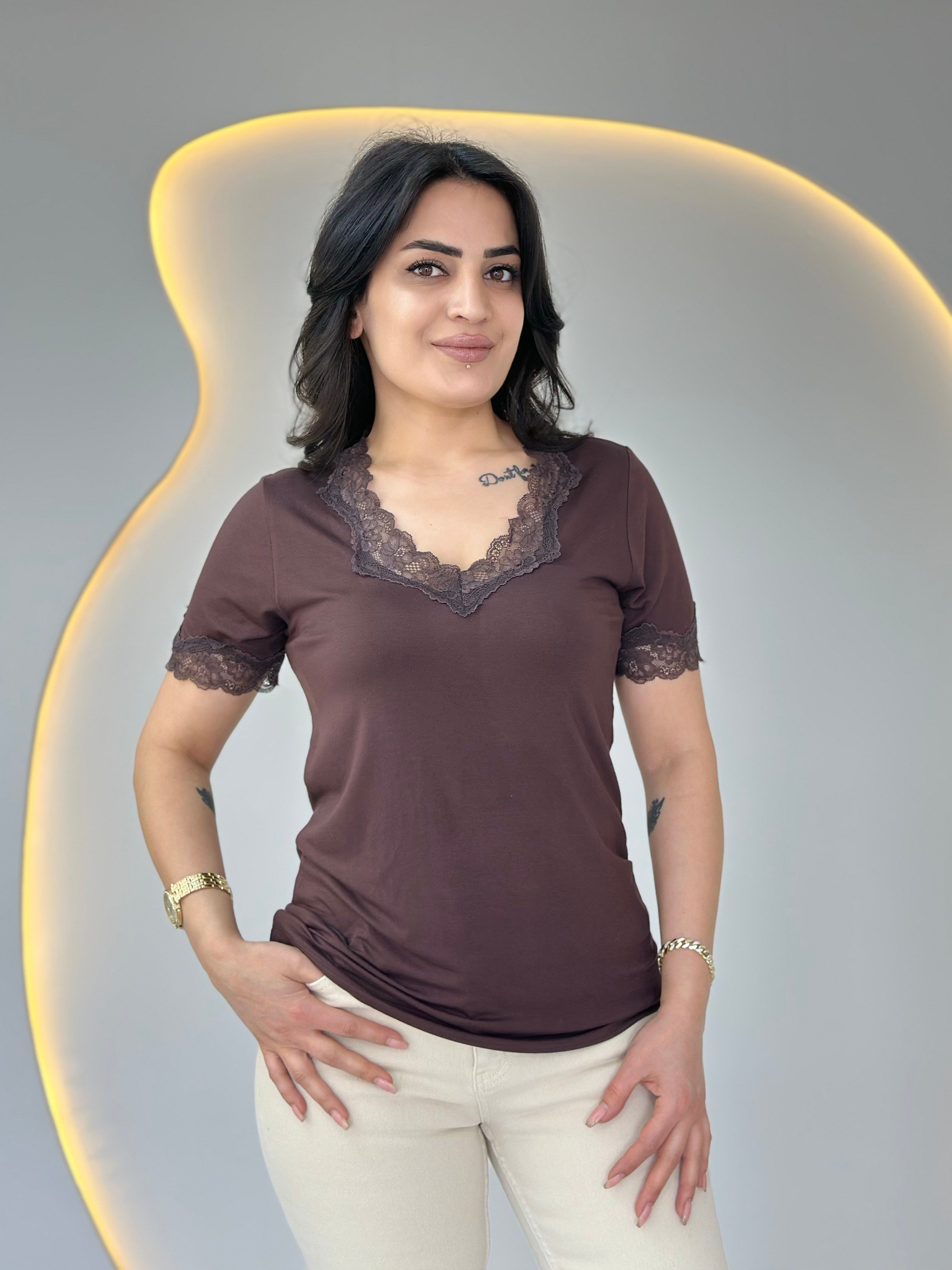 Pade Kahve Dantel İşlemeli Viskon Bluz D067