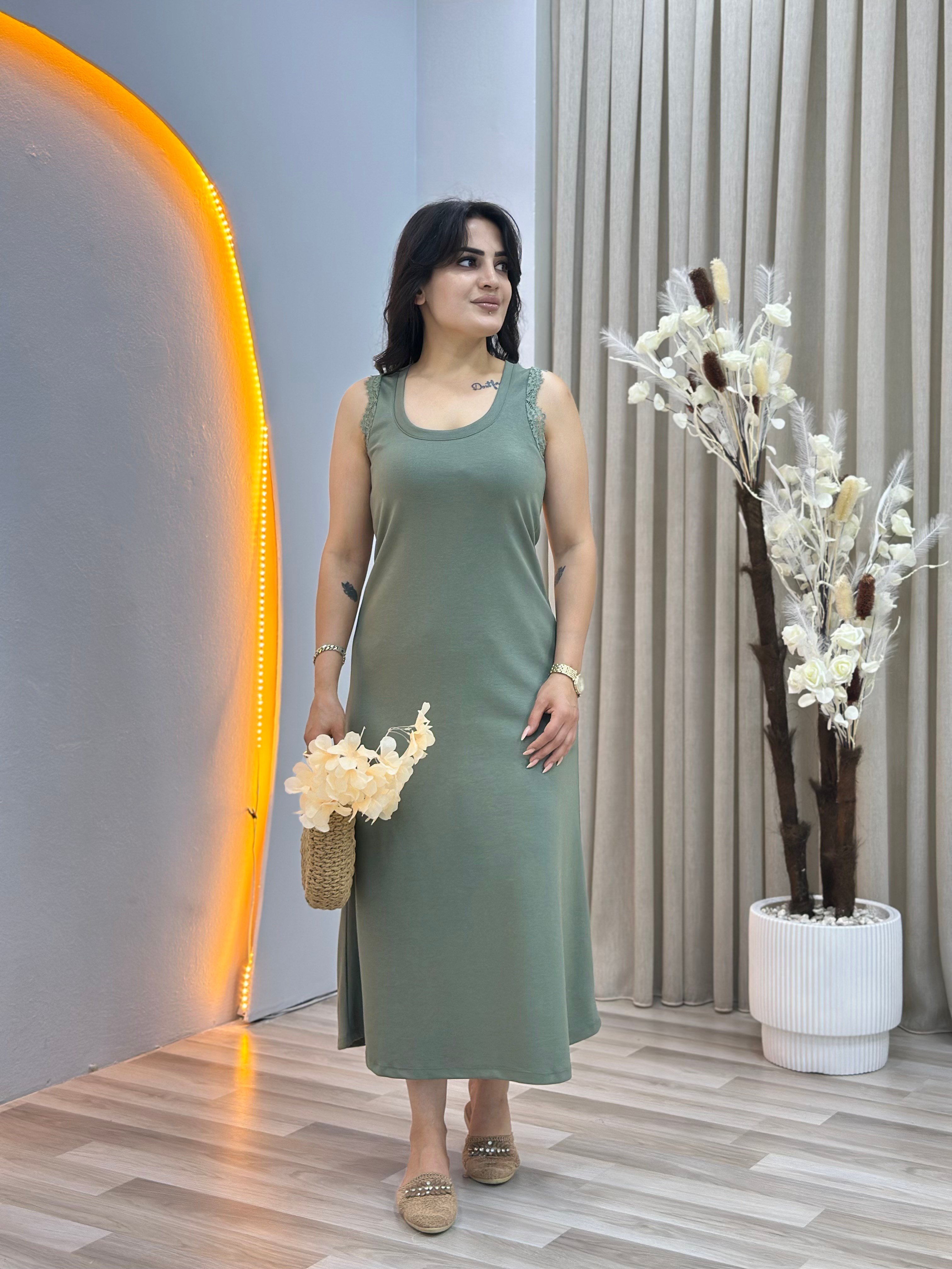 Parse Mint Yeşili Dantel Omuz Detaylı Midi Elbise D157