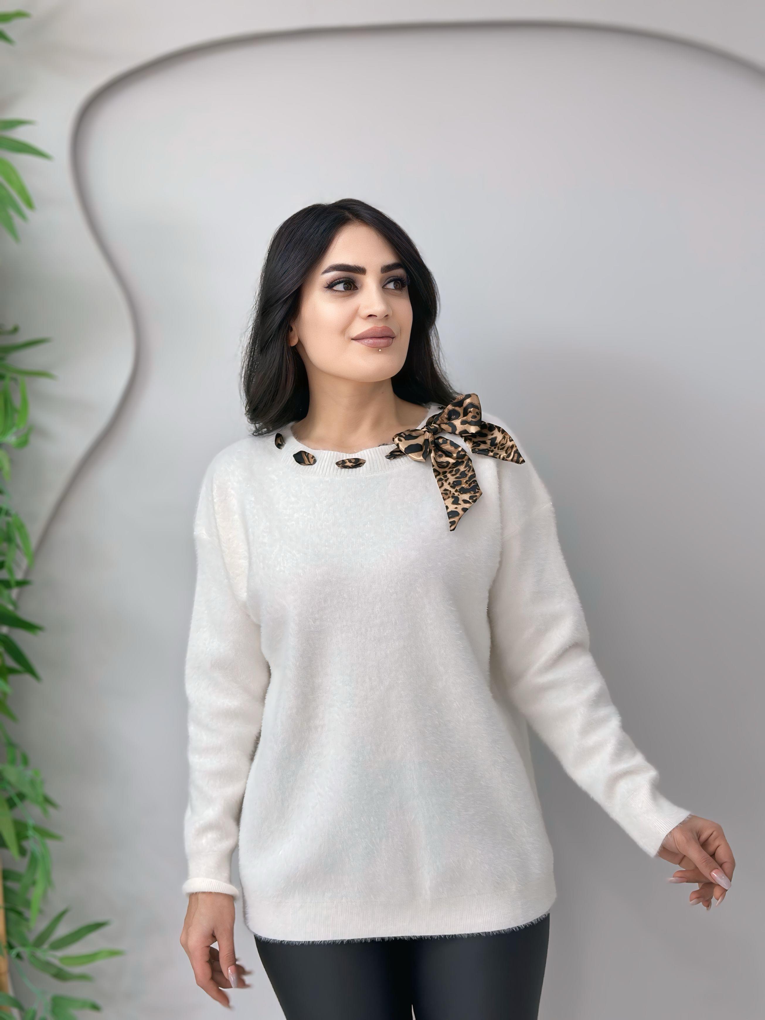 Puffy Beyaz Fular Detaylı Sakallı Triko Bluz A4055