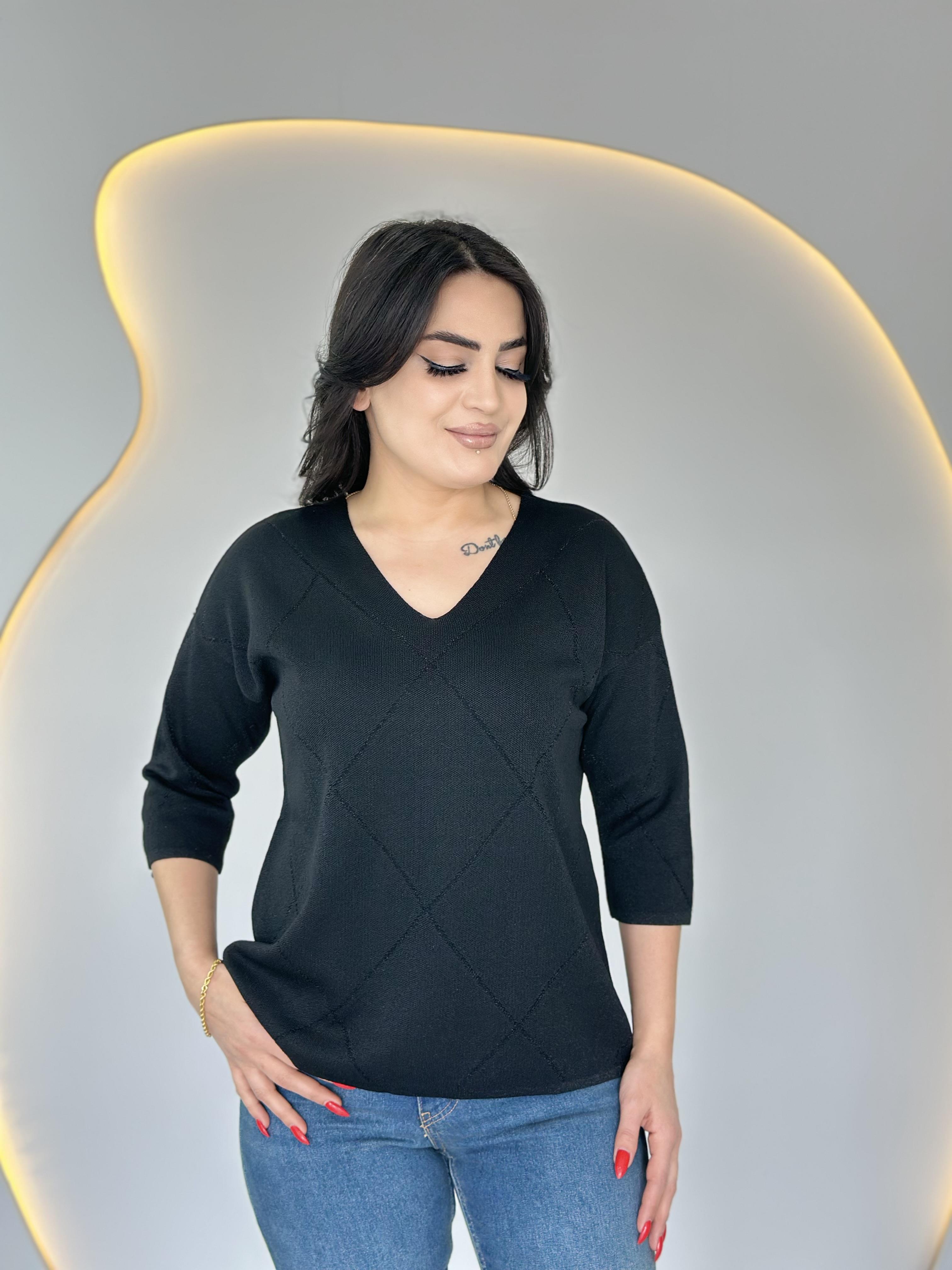 Riva Siyah V Yaka Baklava Desen Triko Bluz D001