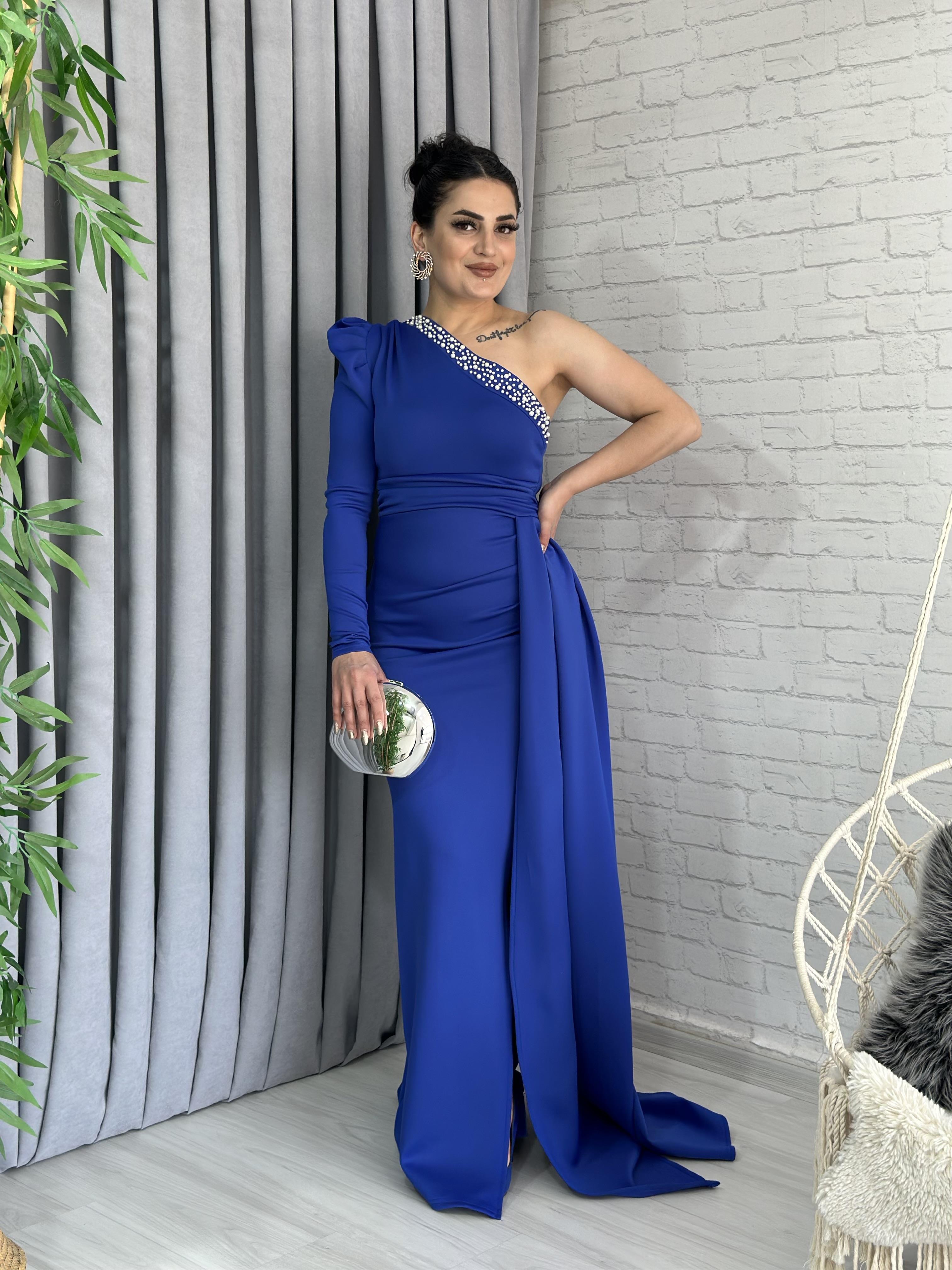 Saks Mavi Taşlı Açık Omuz Yırtmaçlı Abiye Elbise A082