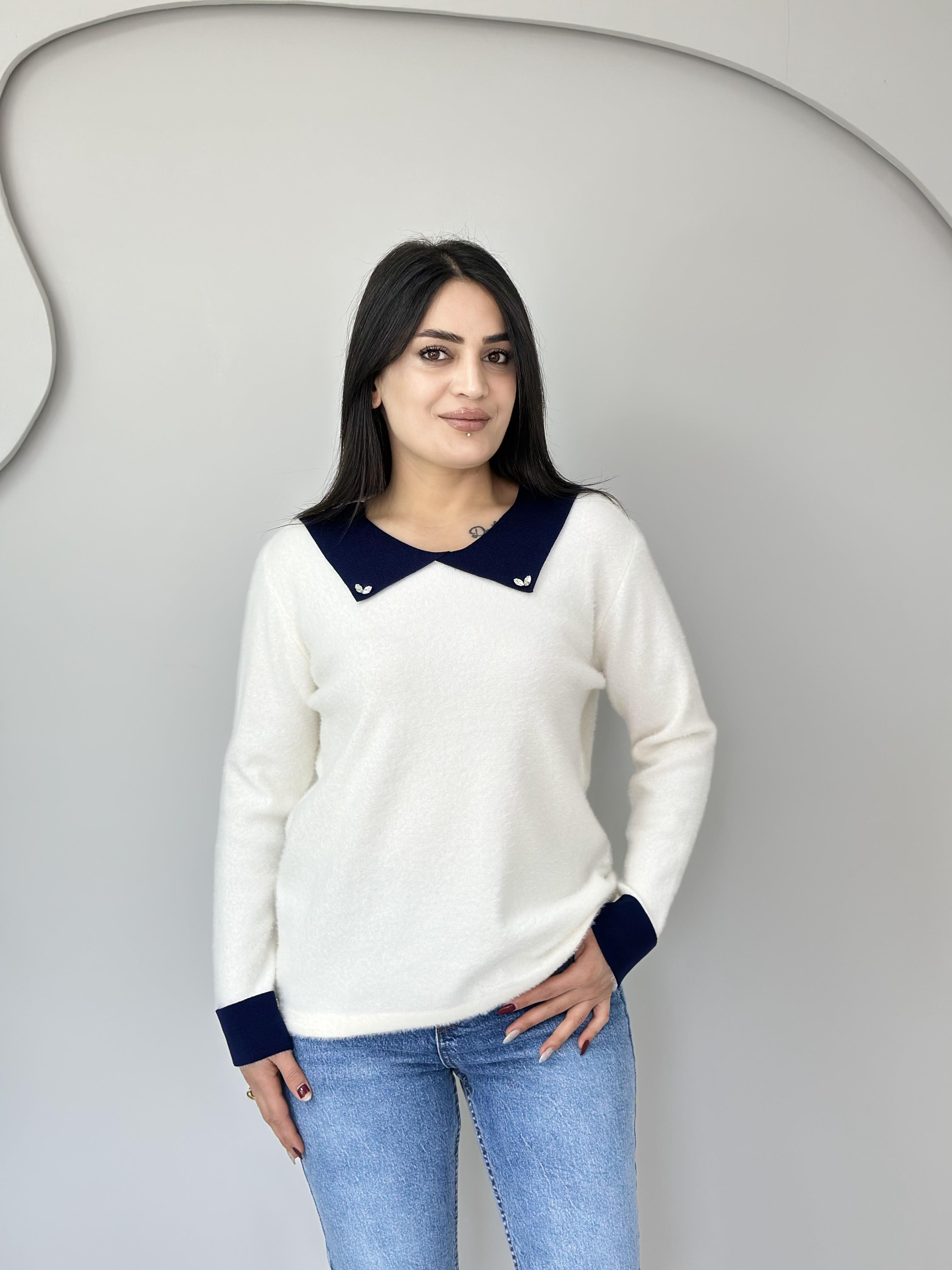 Siena Beyaz Lacivert Yakalı Angora Manşet Triko Kazak A377