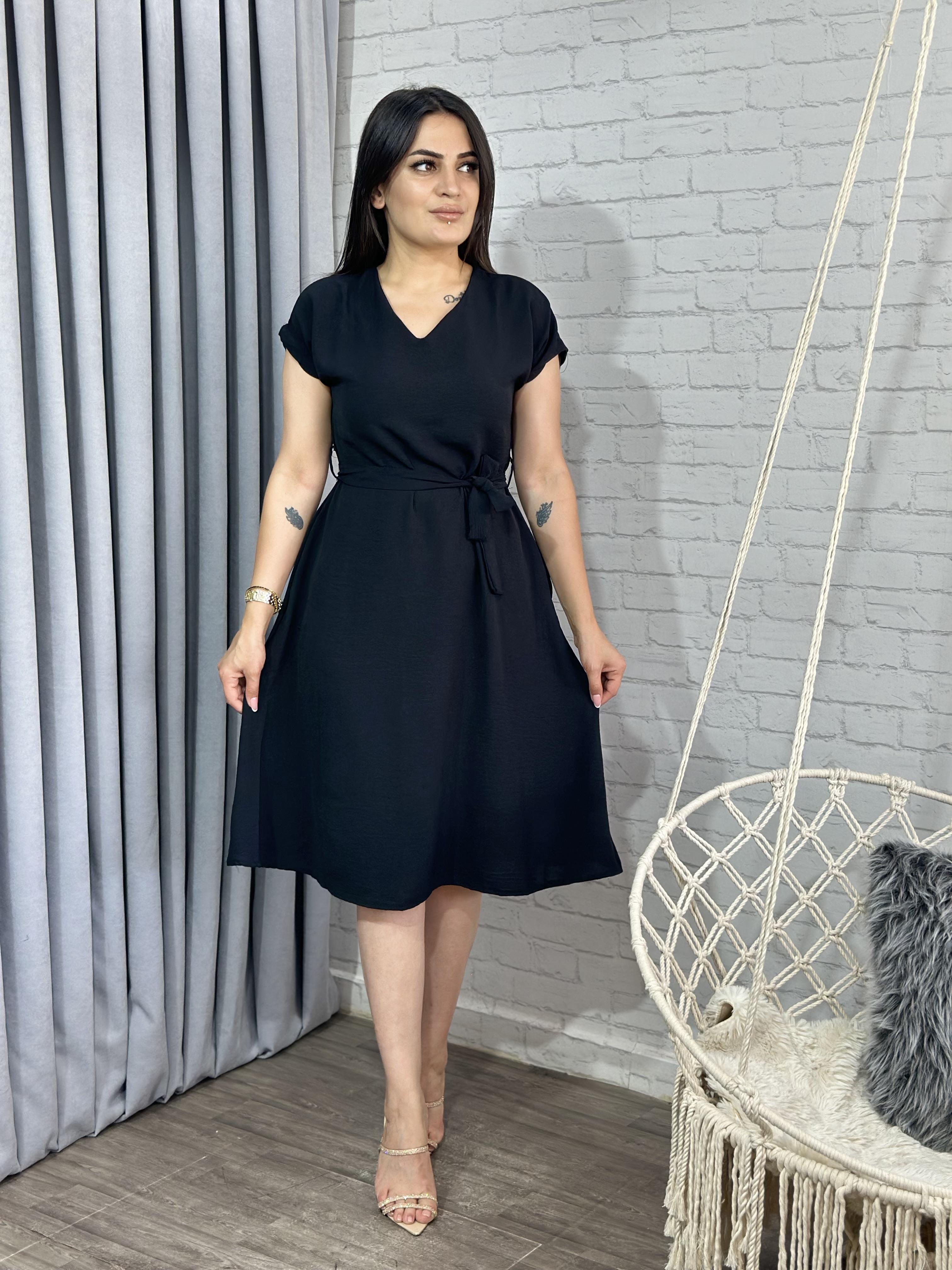 Siyah  Aerobin Kumaş V Yaka Kuşaklı Elbise