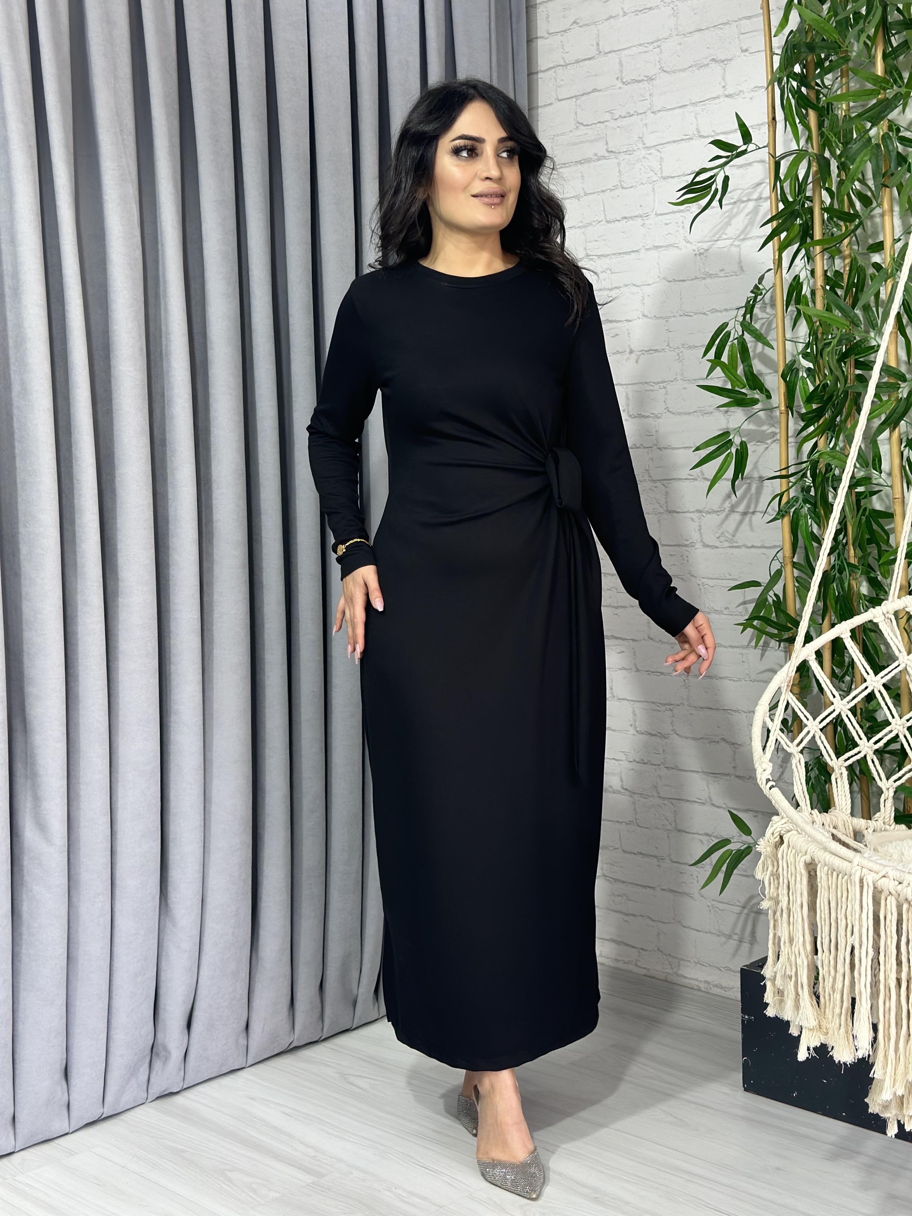 Siyah Bisiklet Yaka Uzun Kollu Yandan Yırtmaçlı Belden Kuşaklı Elbise 