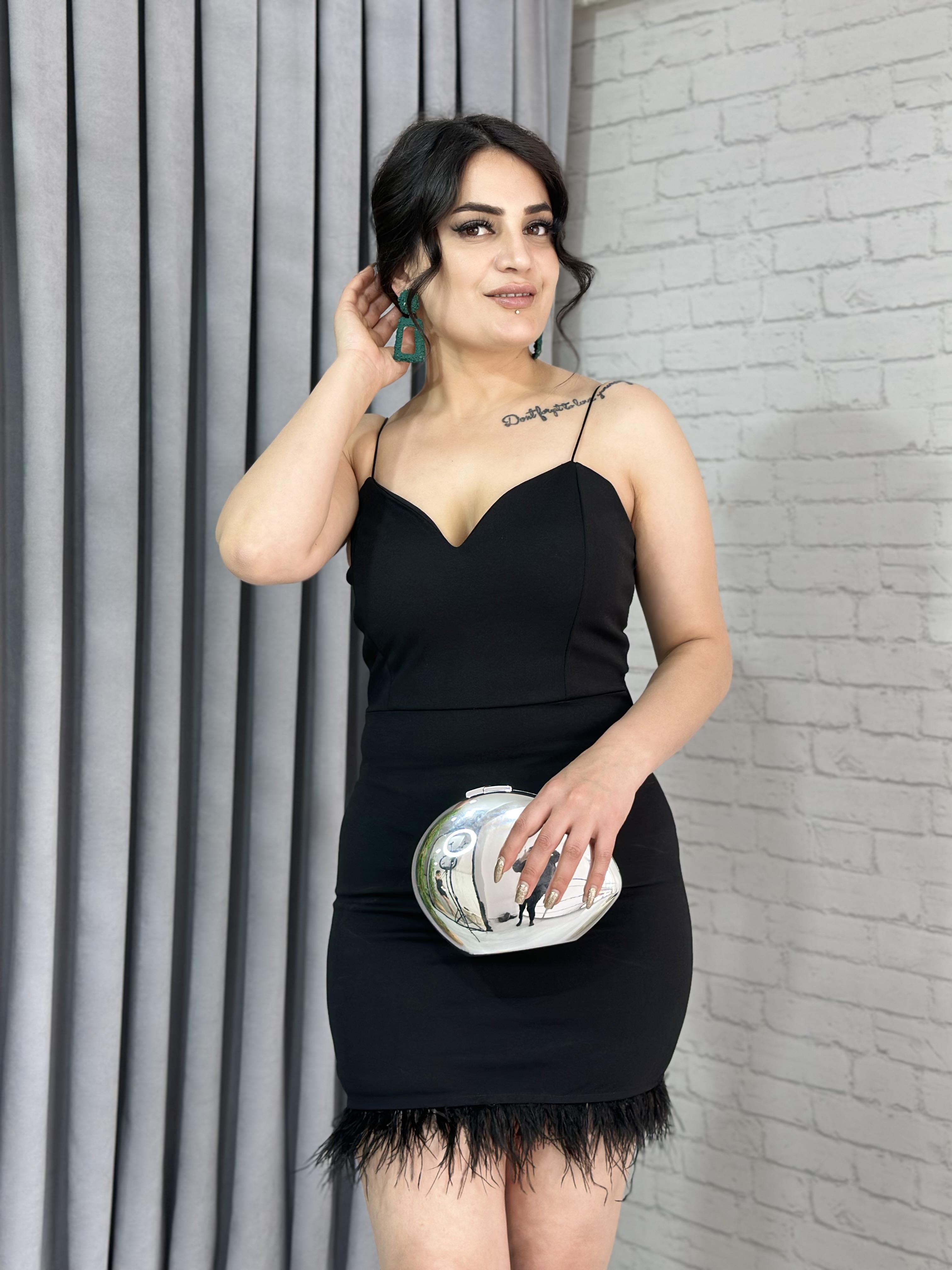 Siyah İp Askı Tüy Detay Krep Elbise A023