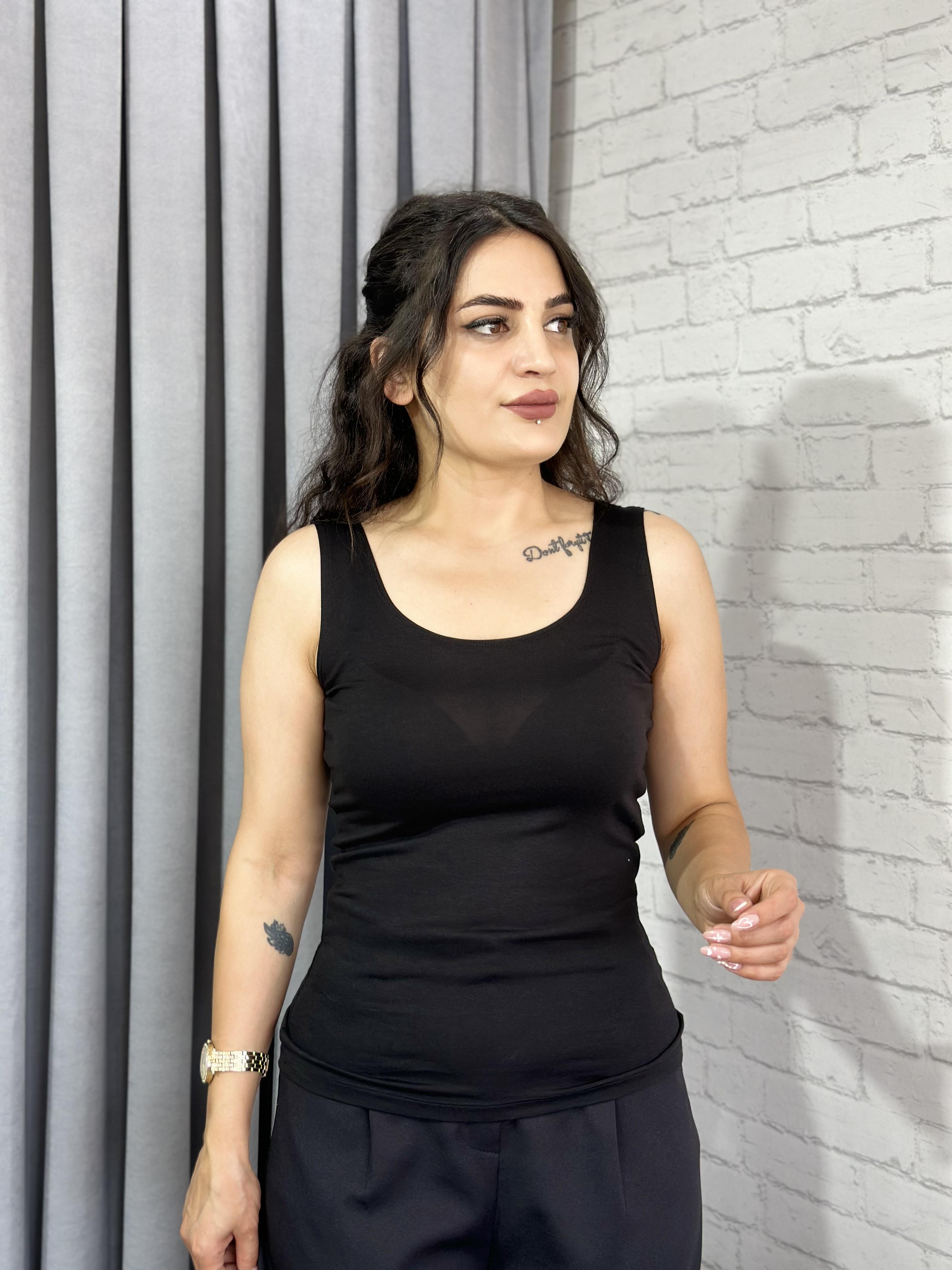 Siyah Kare Yaka Pamuklu Uzun Atlet