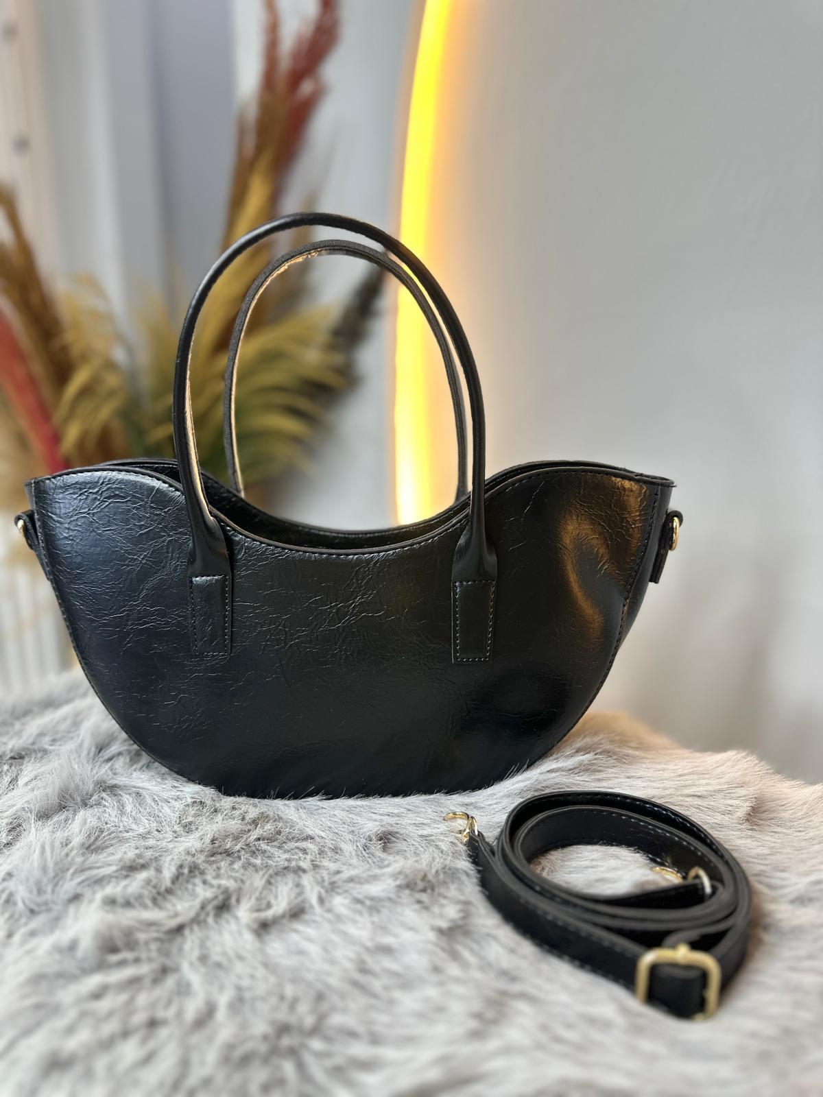 Siyah Oval Kesim Deri El Ve Omuz Çantası EC3876