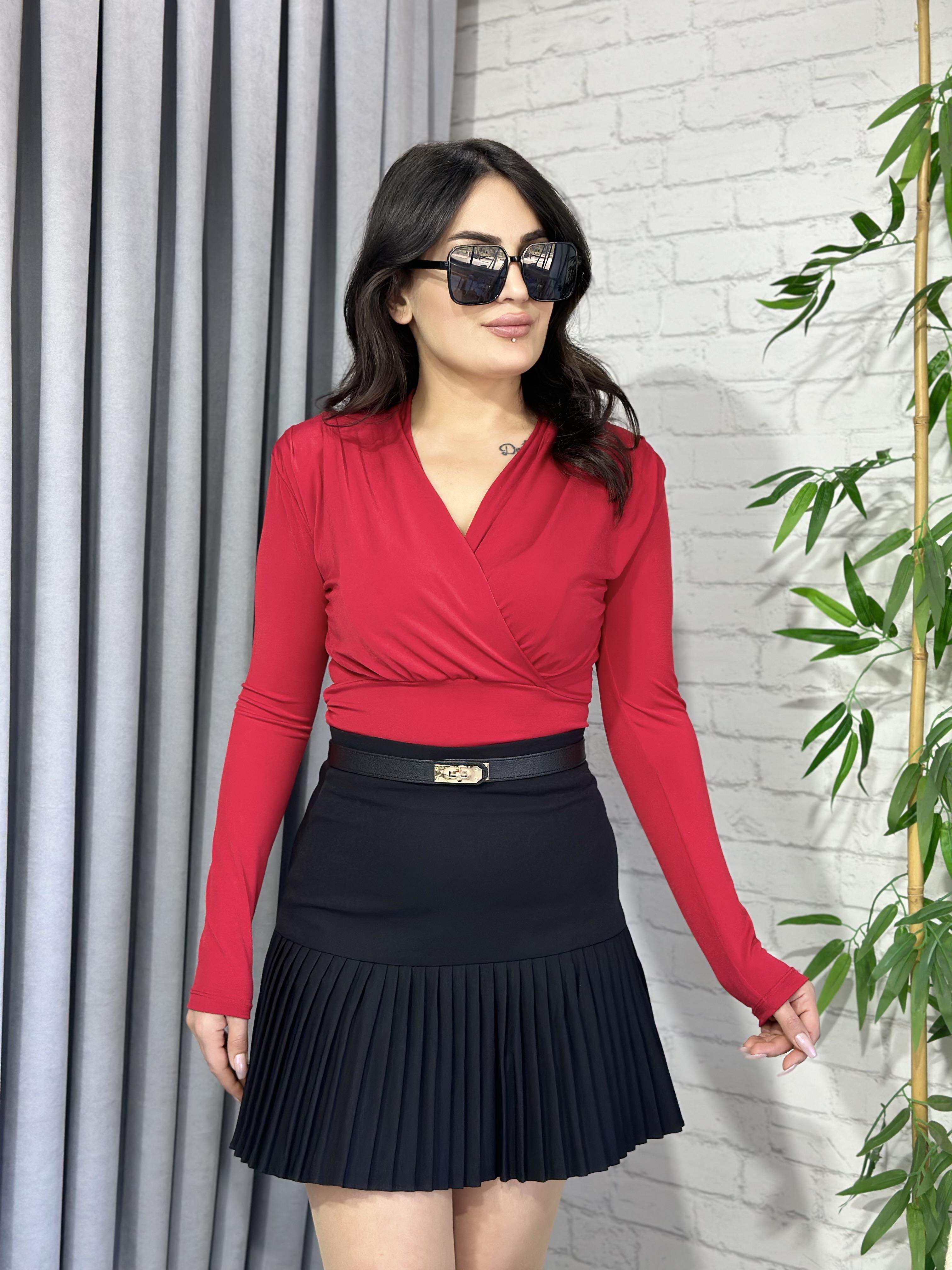 Siyah Piliseli Krep Kumaş Fermuarlı Mini Etek 