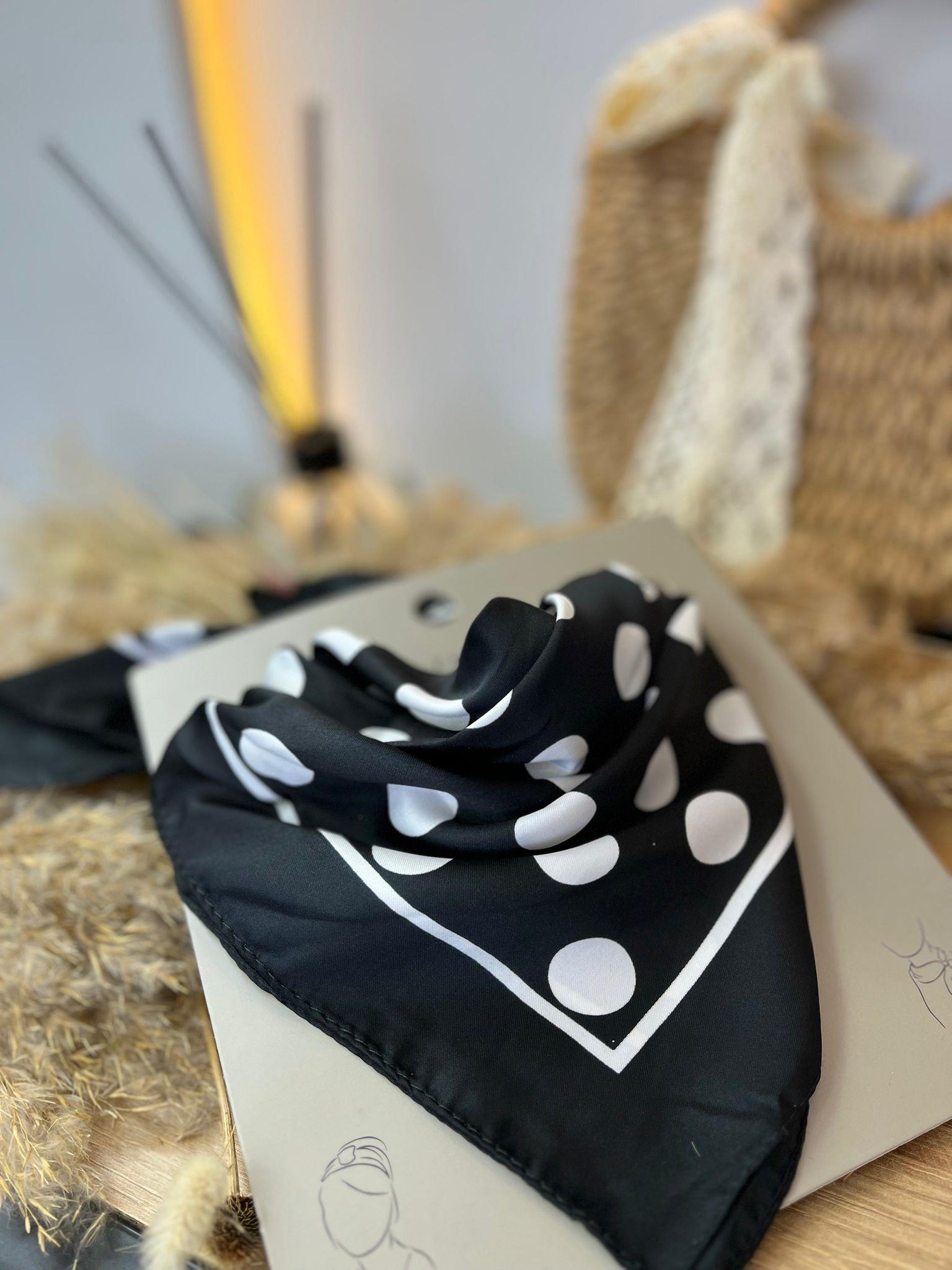 Siyah Puantiye Desenli Fular A256478