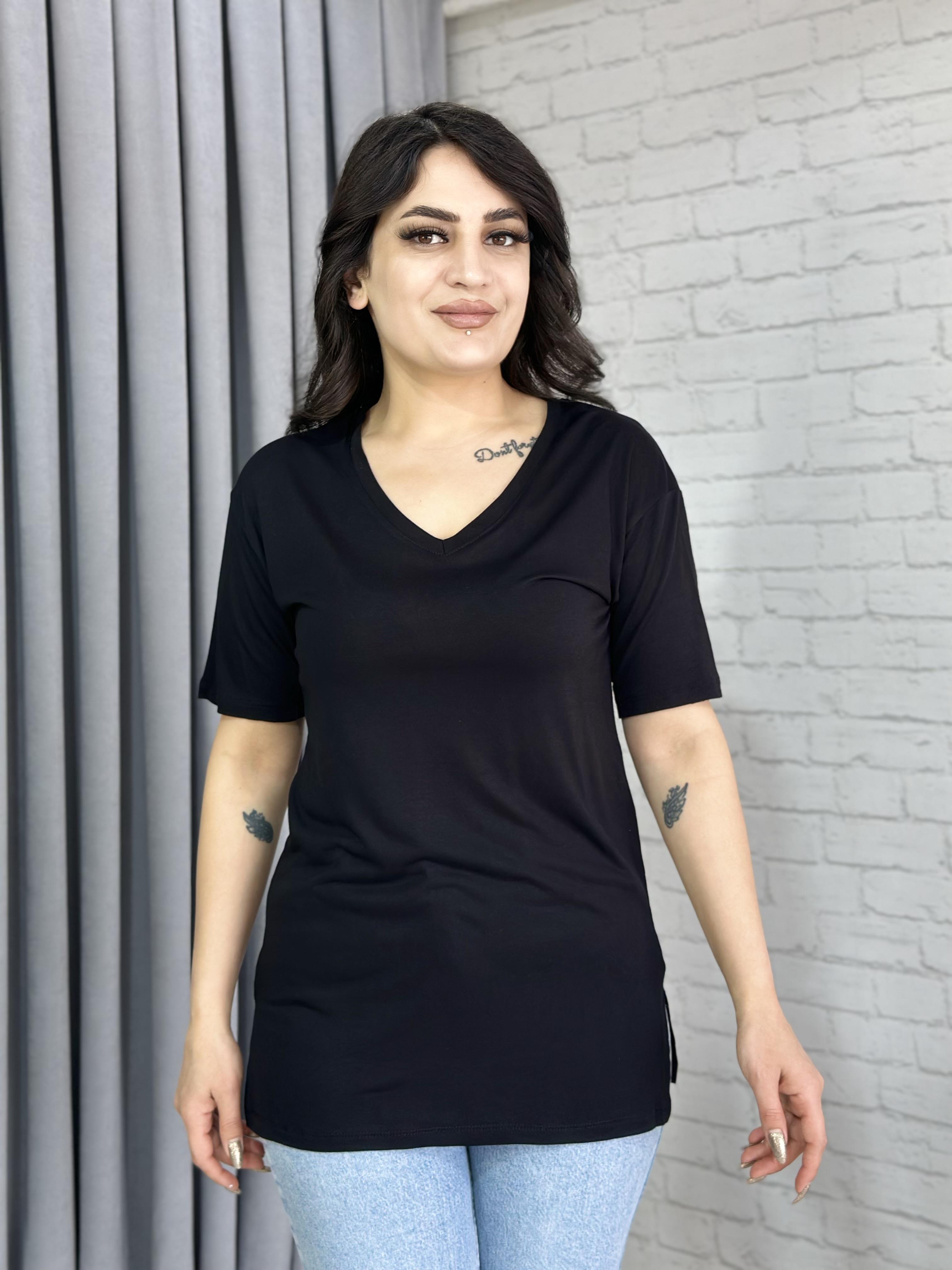 Siyah V Yaka Kısa Kol Yandan Yırtmaçlı Viskon Tshirt A095