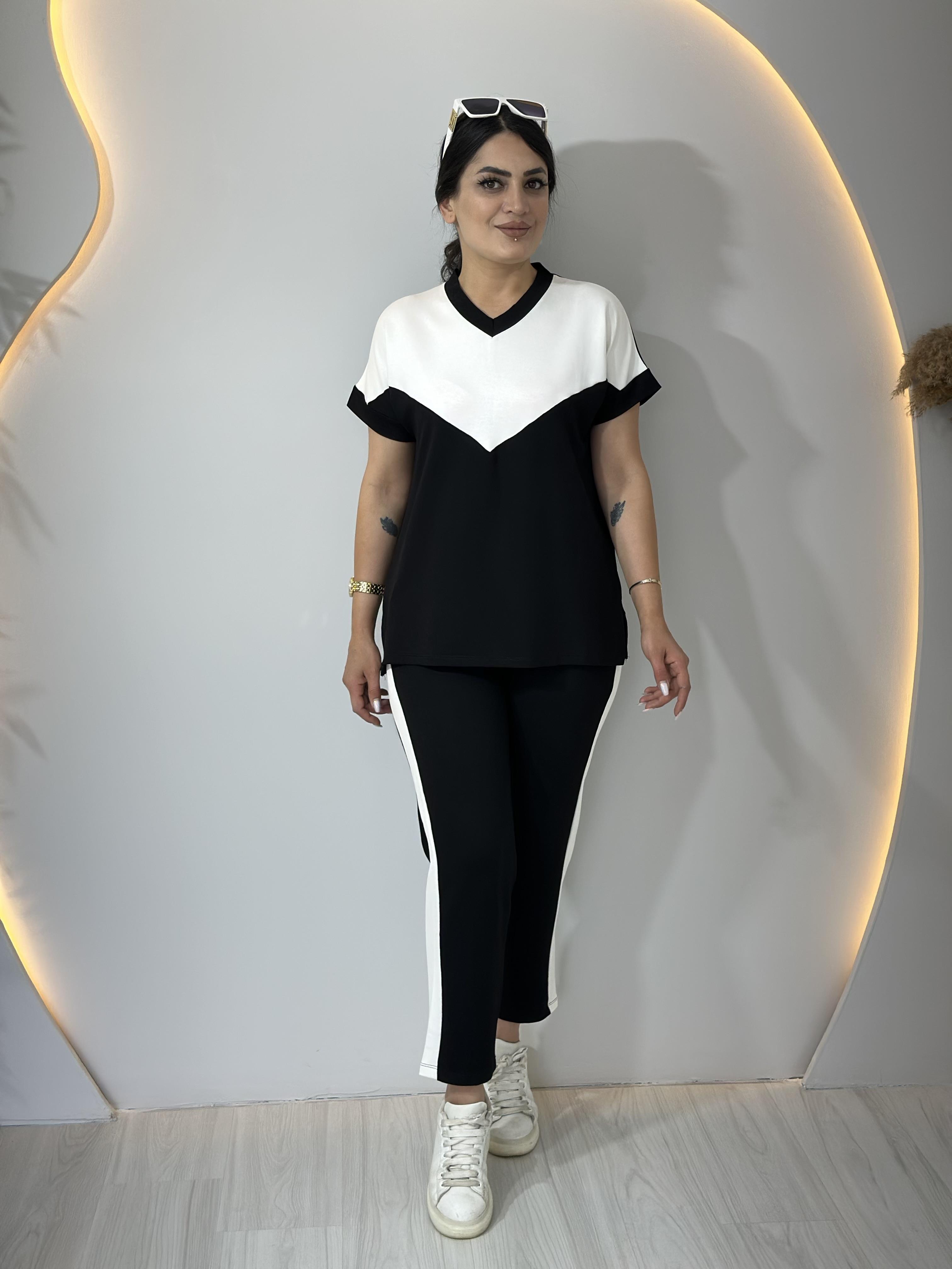 Siyah  V Yaka Modal Şerit Detay İkili Takım  A702