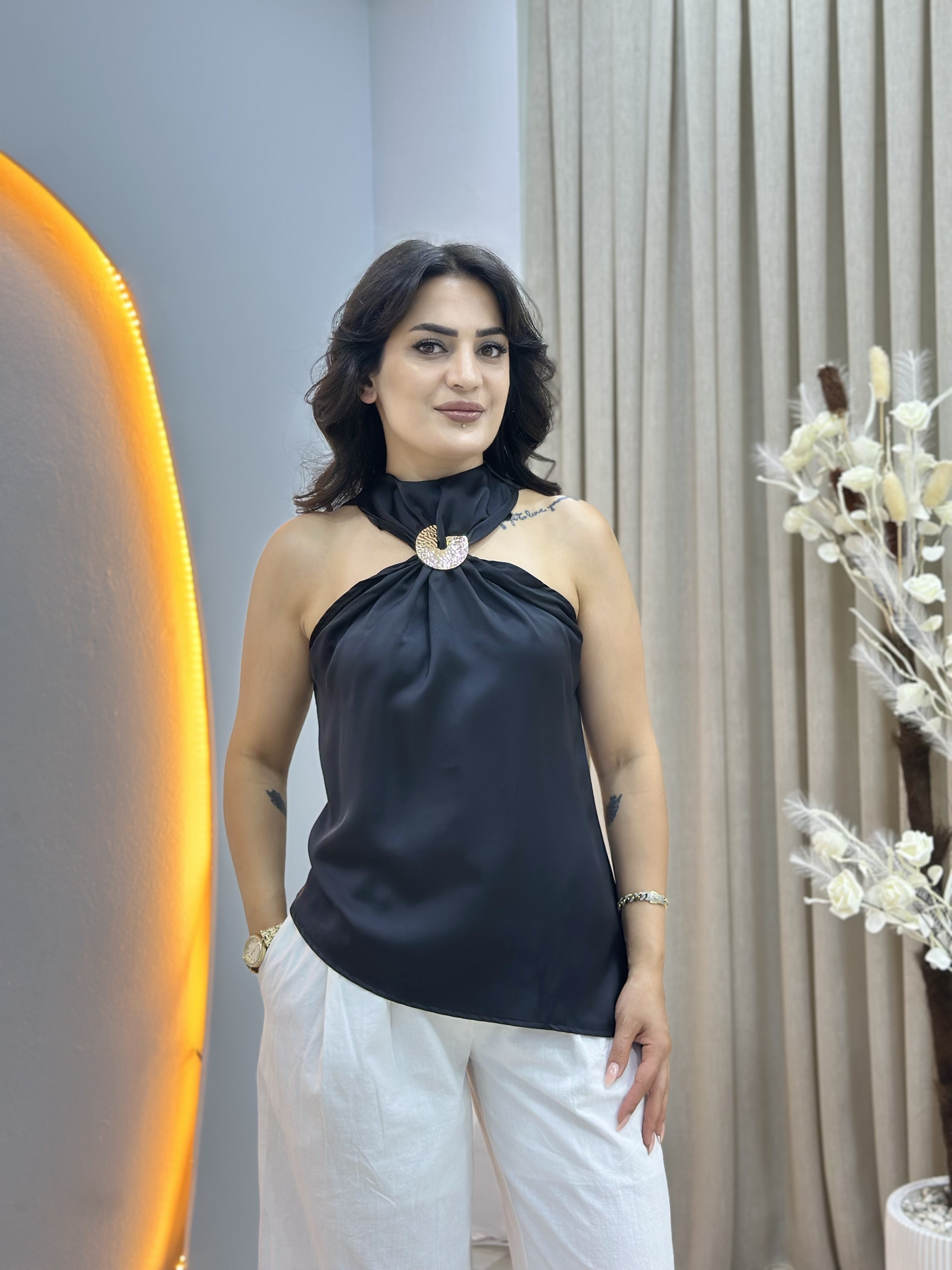 Spazi Siyah Halter Yaka Toka Detaylı Pamuk Saten Bluz D162
