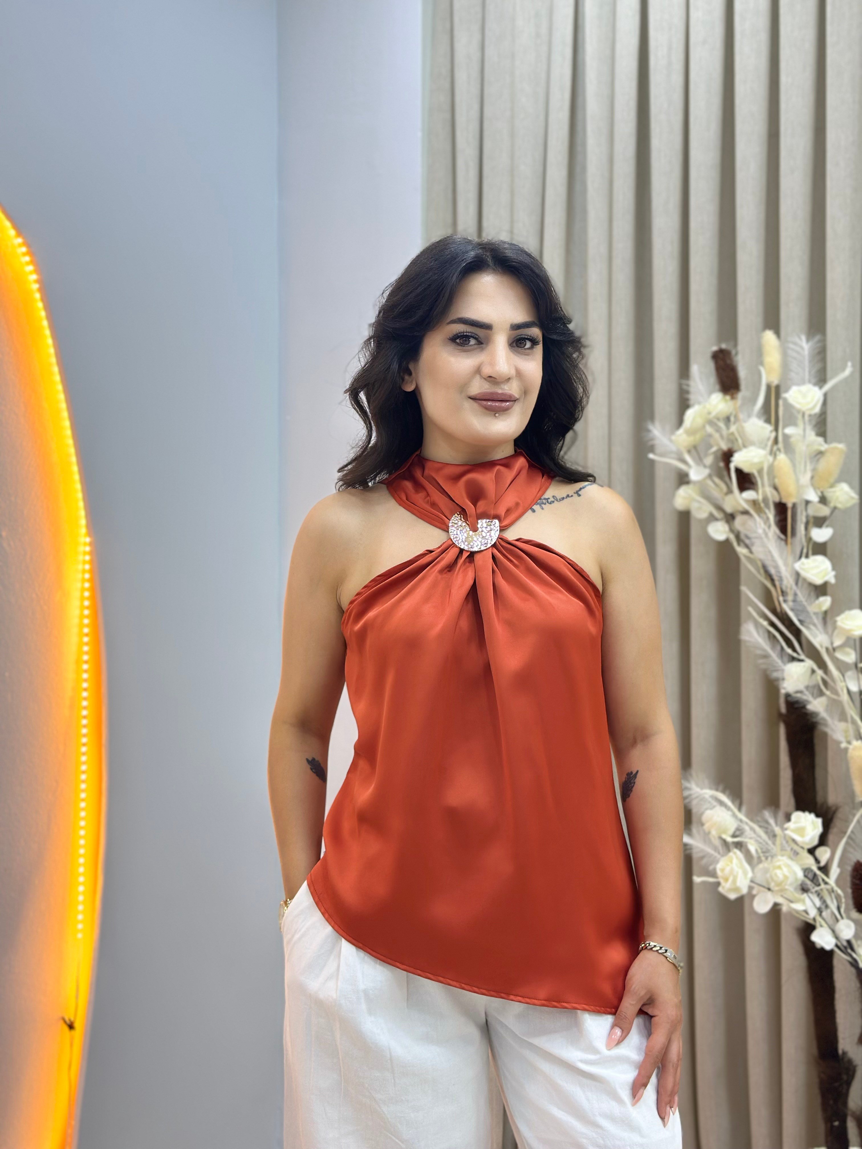 Spazi Turuncu Halter Yaka Toka Detaylı Pamuk Saten Bluz D162