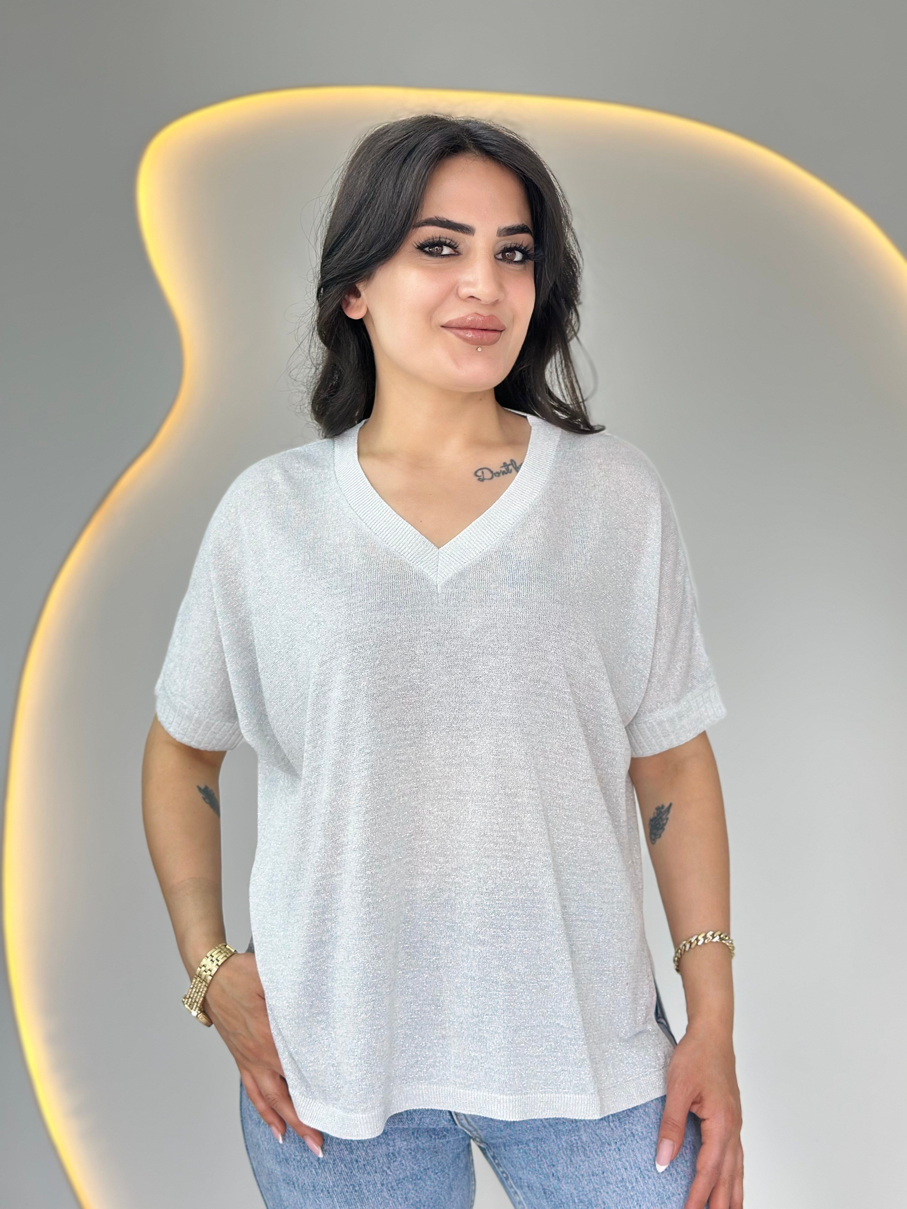 Tommy Gümüş V Yaka Ve Kol Detaylı Sim İşlemeli Yırtmaçlı Bluz D132