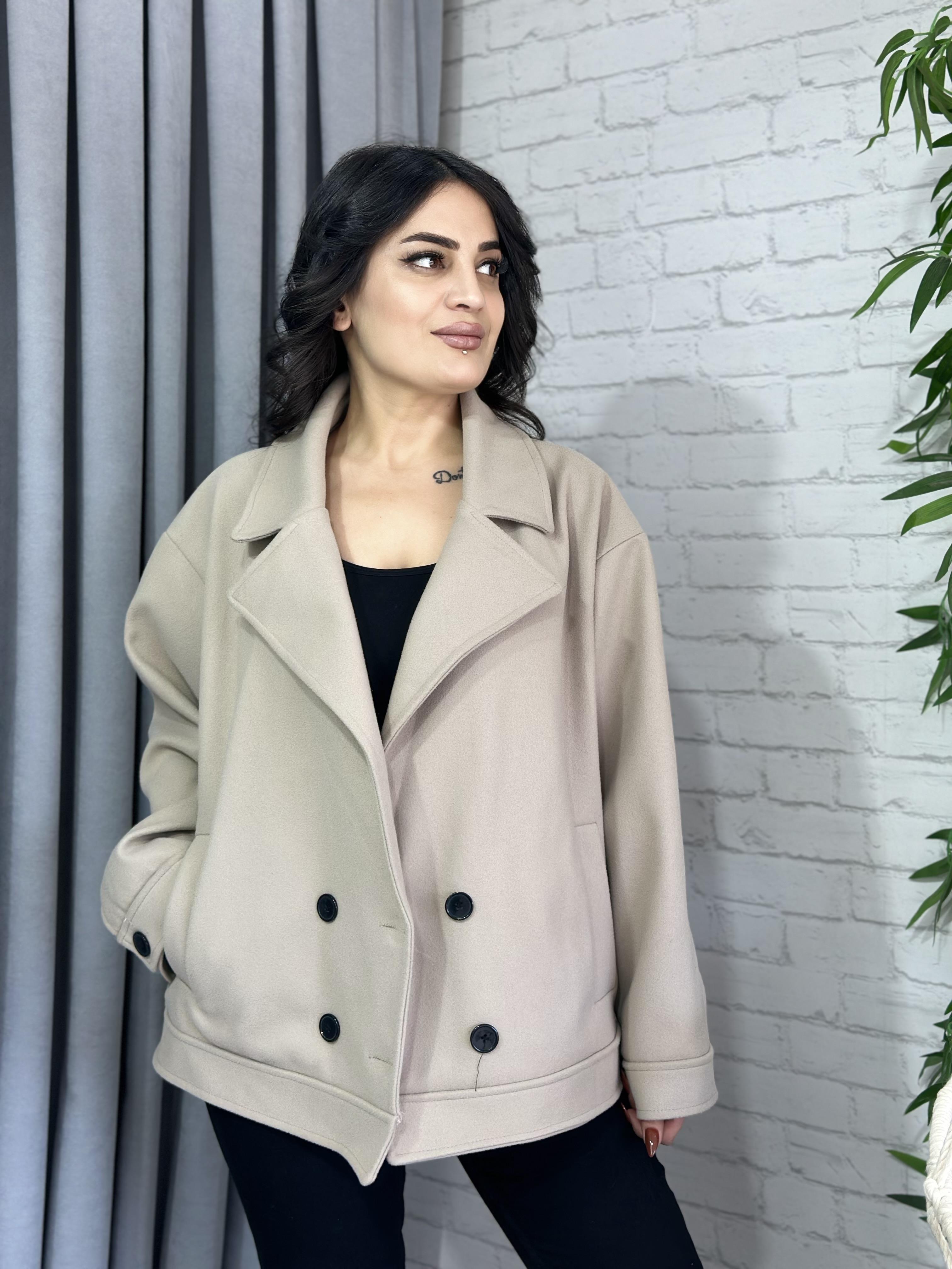 Vizon Düğmeli Astarlı Kaşe Kısa Kaban