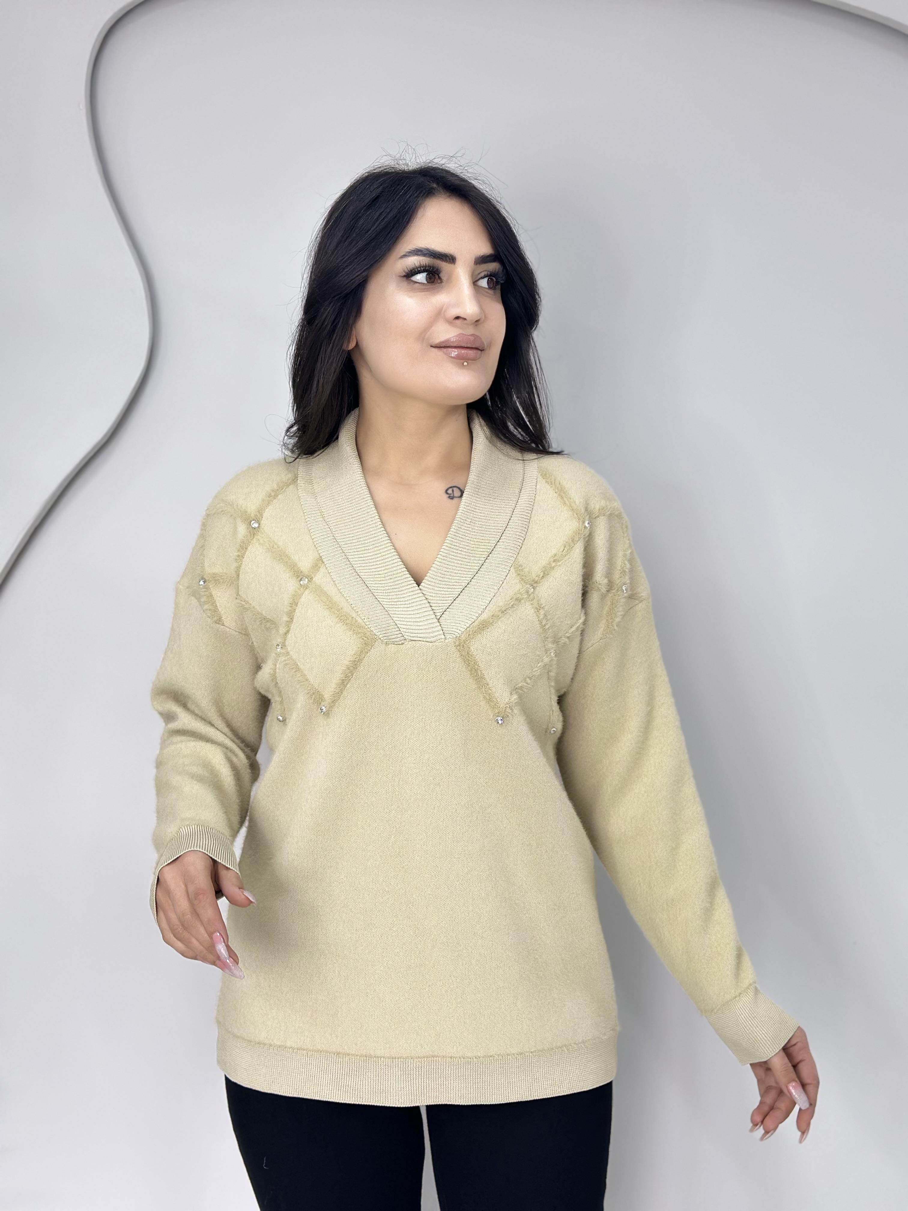 Zera Bej V Yaka Taş Detaylı Sakallı Triko Kazak A5858