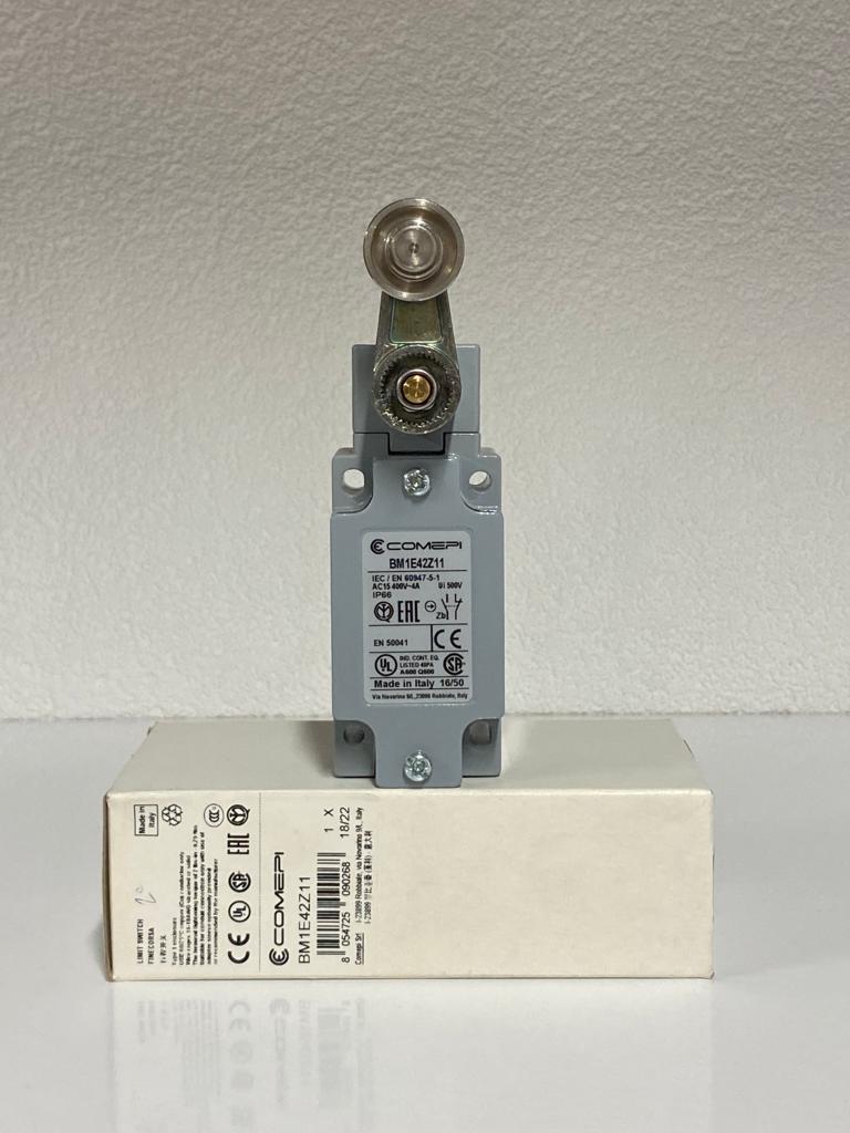 COMEPI ALÜMİNYUM GÖVDELİ LİMİT SWİTCH Açısal hareketli kafa çelik makaralı kısa kol 1NA 1NK kontak düzeni IP66