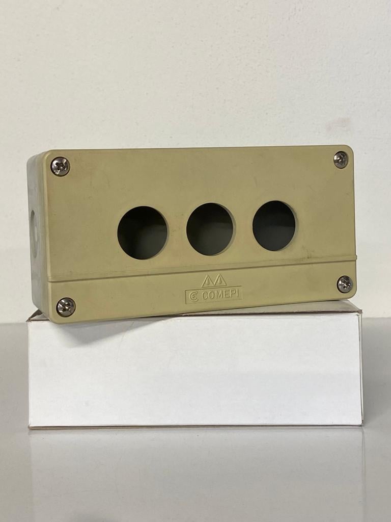 COMEPI ÜÇ  DELİKLİ KUTU 140X70X51 GRİ