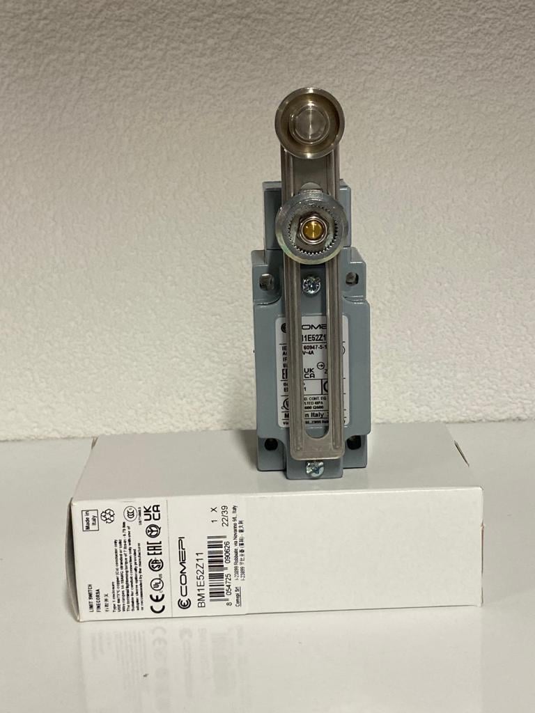 COMEPI ALÜMİNYUM GÖVDELİ LİMİT SWİTCH Açısal hareketli kafa çelik makaralı uzunluğu ayarlanabilir kol  1NA 1NK kontak düzeni IP66