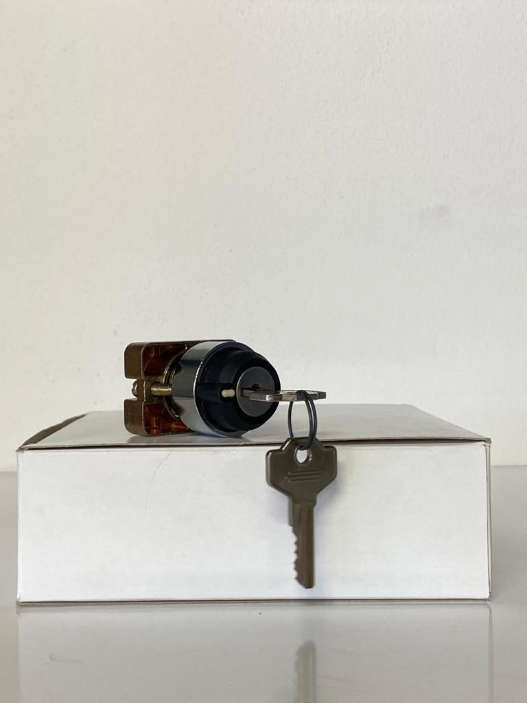 COMEPI METAL ANAHTARLI BUTON 3 Pozisyon Q22mm Kalıcı merkeze 2NA kontak düzeni 