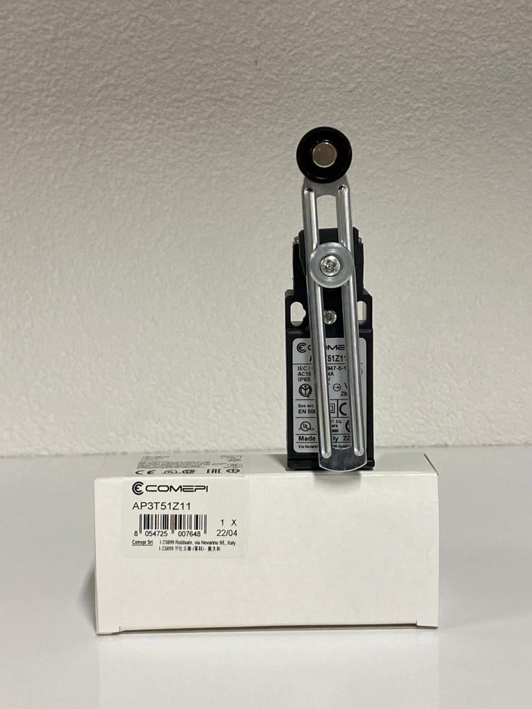 COMEPI PLASTİK GÖVDELİ LİMİT SWİTCH 30mm Açısal hareketli kafa plastik makaralı uzunluğu ayarlanabilir kol 1NA 1NK kontak düzeni IP65