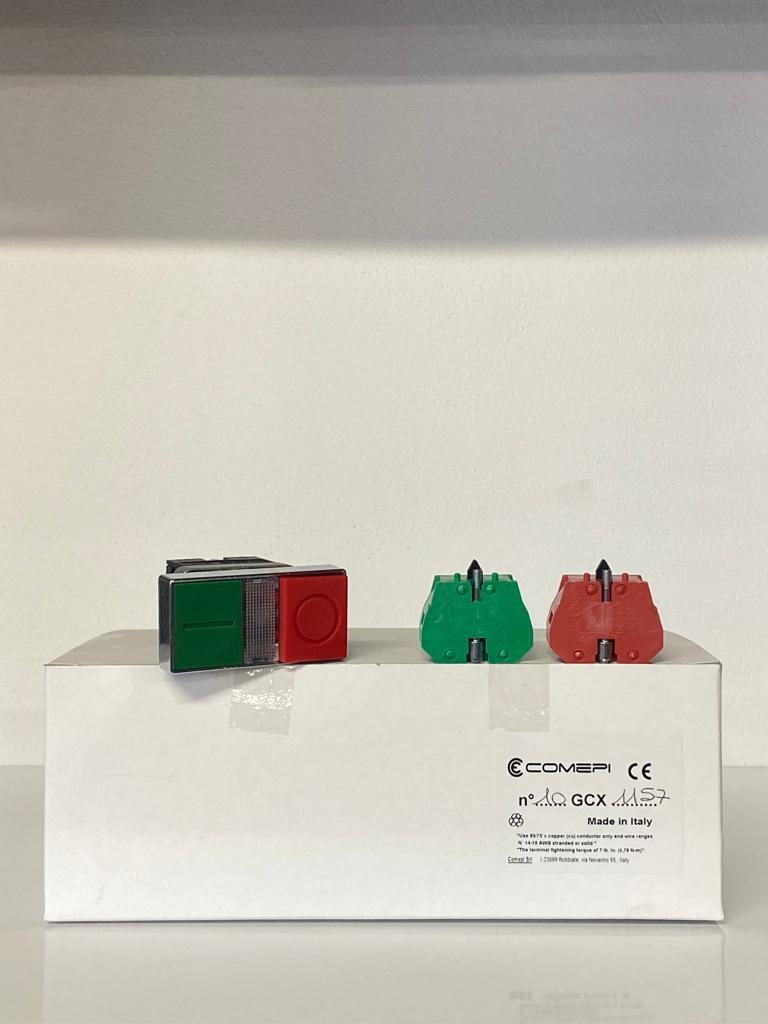 COMEPI Q22mm IŞIKLI İKİZ BUTON Çıkıntılı sembollü yaylı ışıklı 1NK+1NA kontak düzeni IP65