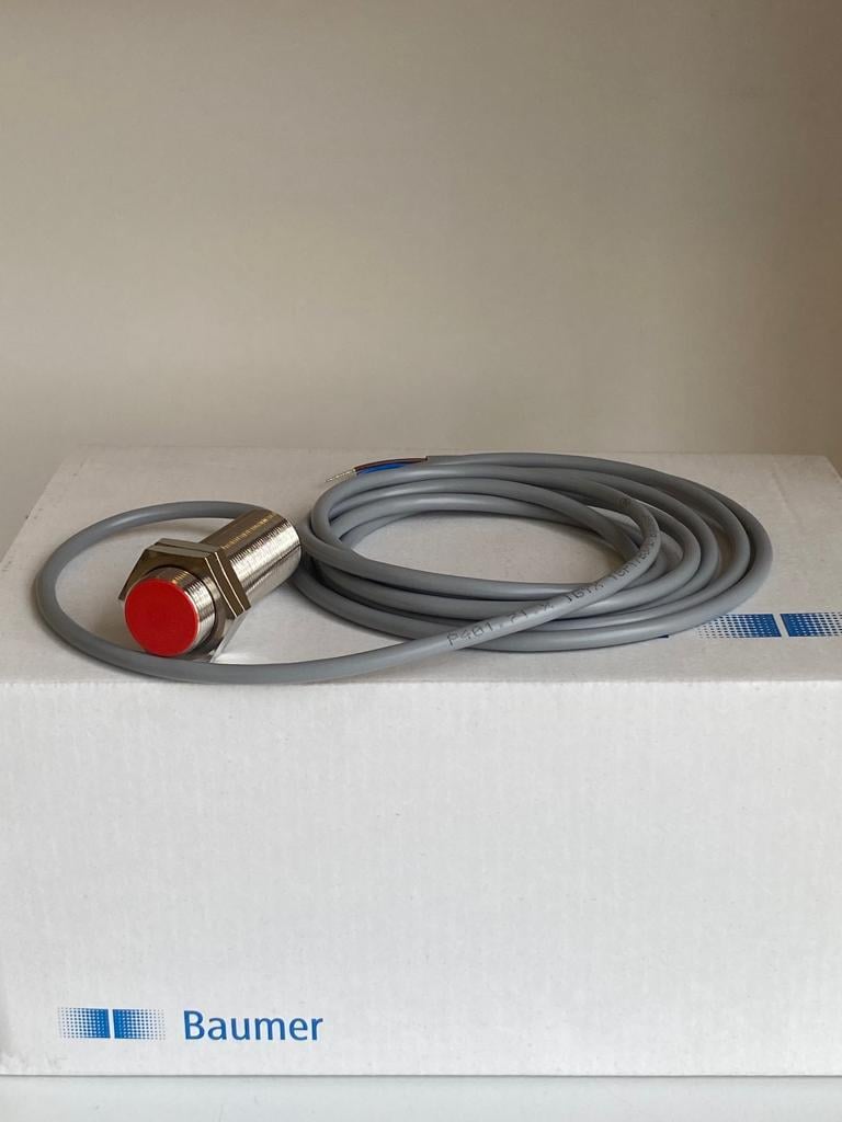 IGYX 18P17B3/L BAUMER SENSOR