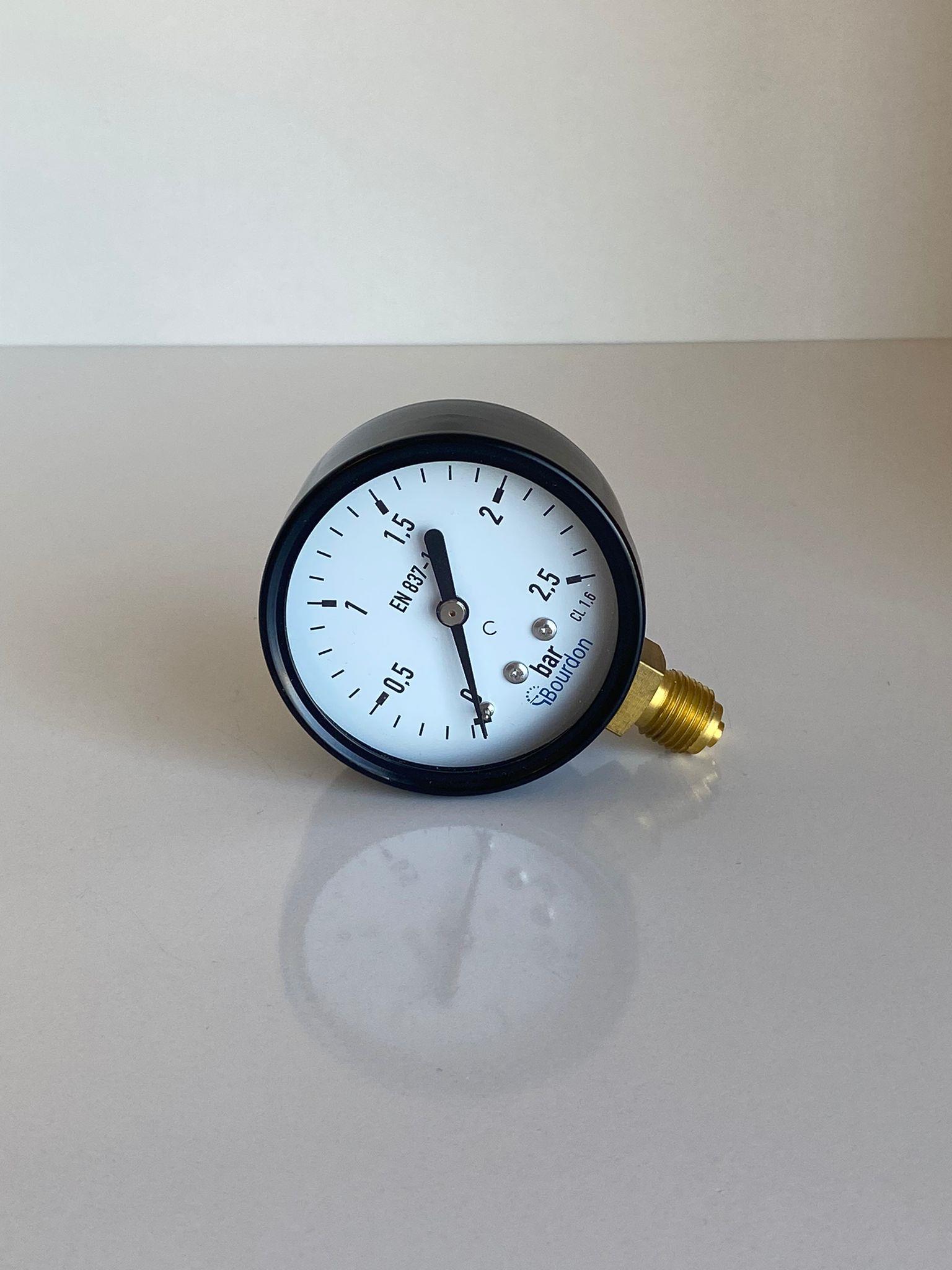 MAT3-D20.B18 Siyah Boyalı Çelik Manometre BOURDON 