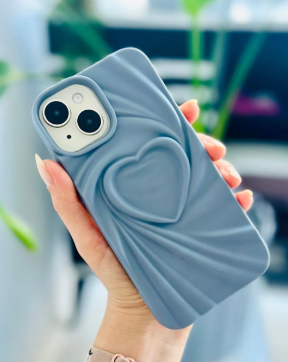  Apple Iphone 13 - 14 - 15 Uyumlu 3D Mat Saten Kalp Kabartma Desenli Darbe Önleyici Silikon Kılıf