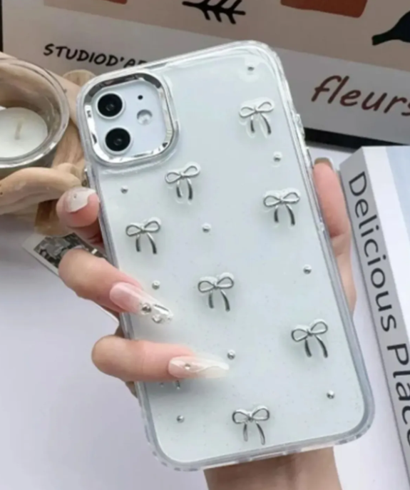  Iphone 11 Şeffaf Mini Fiyonk Epoksili Oyuncaklı Silikon Kılıf