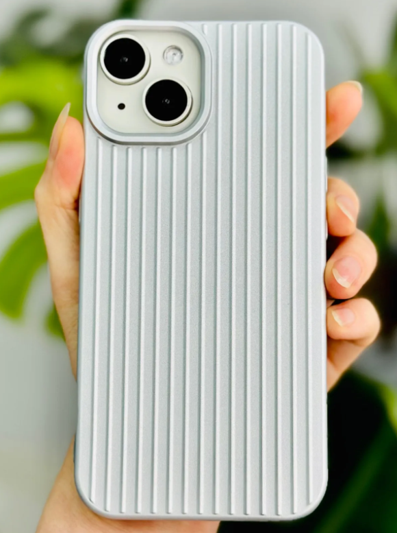  Iphone 13 - 14 ve 15 Uyumlu 3d Serrated Kabartma Parlak Silikon Kılıf