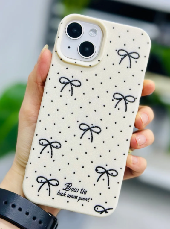  Iphone 13 - 14 ve 15 Uyumlu SİYAH FİYONK Baskı Desenli Silikon Kılıf