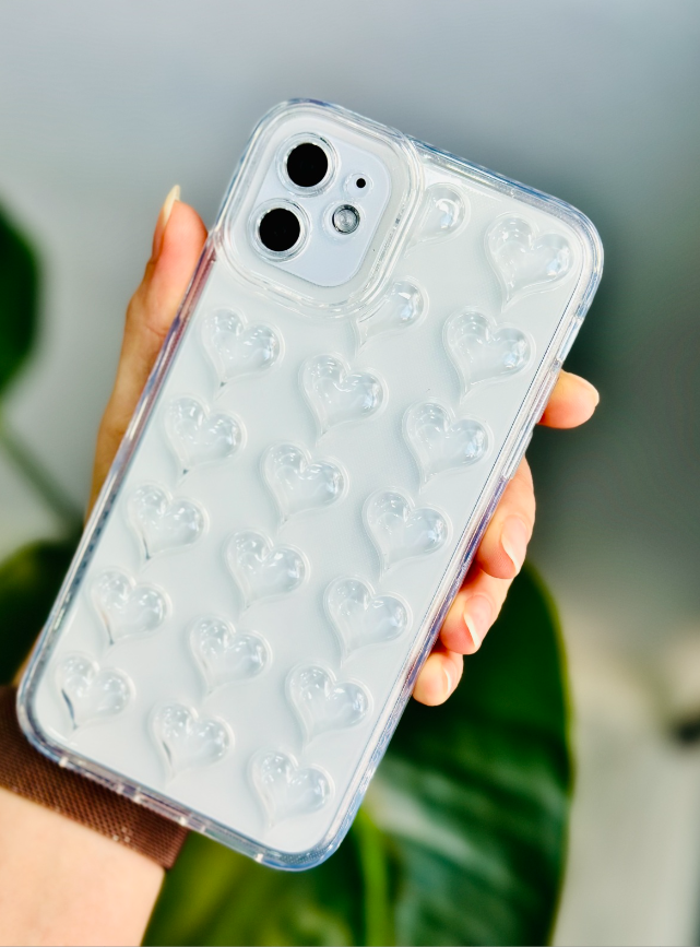 Apple Iphone 11 Uyumlu 3D Kalp Kabartma Desenli Darbe Önleyici Kamera Korumalı Şeffaf Silikon Kılıf