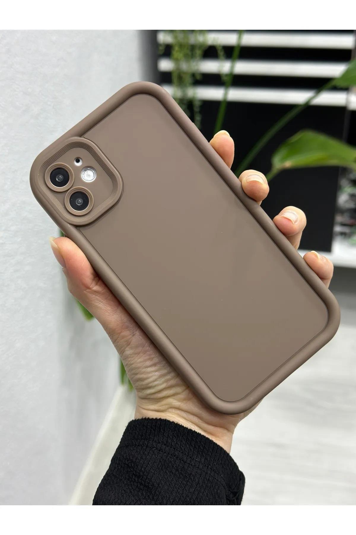  Iphone 11 Uyumlu ( 12 Görünümlü Köşeli ) Darbe Önleyici Mat Lansman Silikon Kılıf