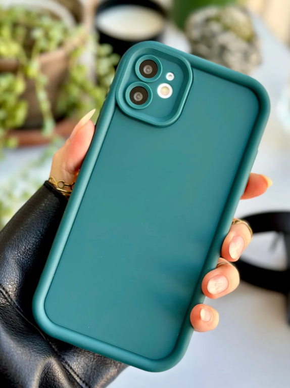  Iphone 11 Uyumlu ( 12 Görünümlü Köşeli ) Darbe Önleyici Mat Lansman Silikon Kılıf