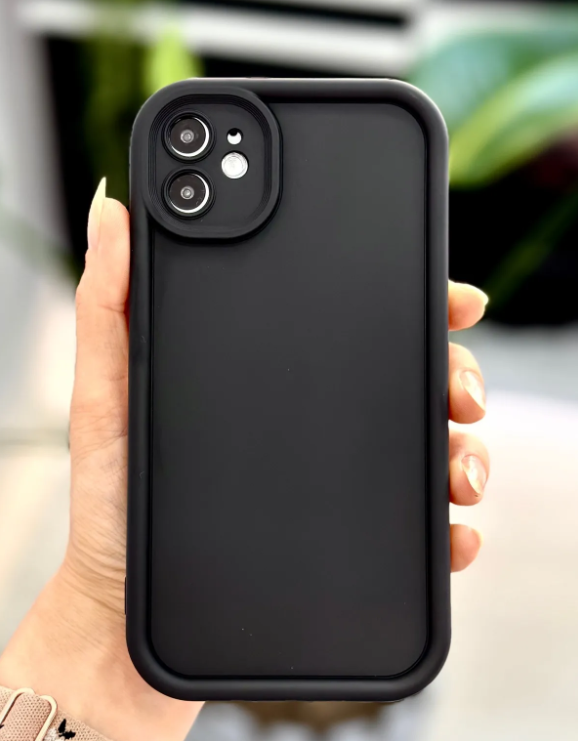  Iphone 11 Uyumlu ( 12 Görünümlü Köşeli ) Darbe Önleyici Mat Lansman Silikon Kılıf