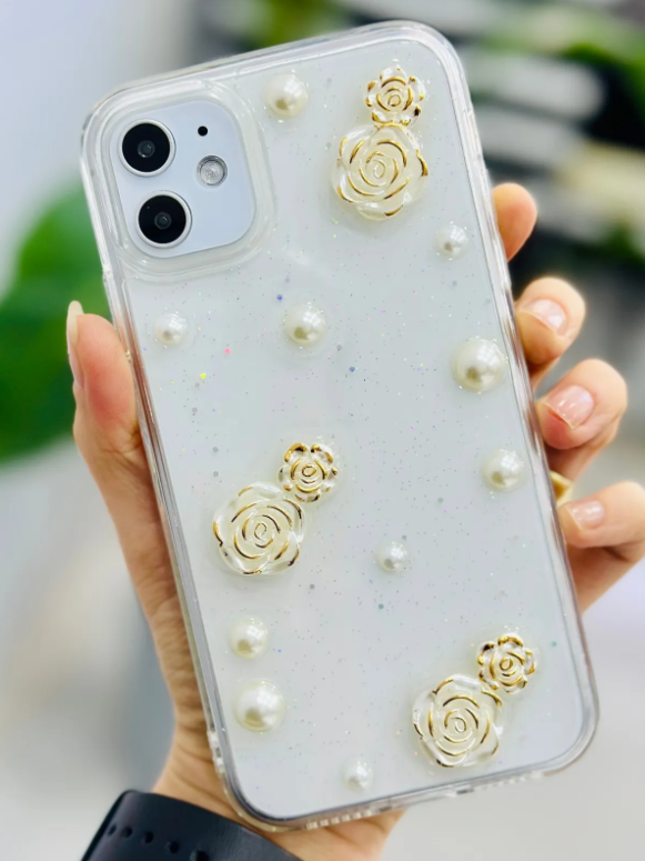  Iphone 11 Uyumlu İNCİ GÜL Tasarımlı Oyuncaklı Esnek Silikon Kılıf