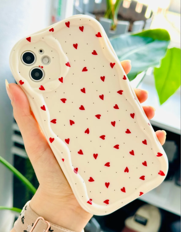  Iphone 11 Uyumlu Kenarı Dalgalı Minik Kırmızı Kalpler Baskı Tasarımlı Yumuşak Silikon Kılıf