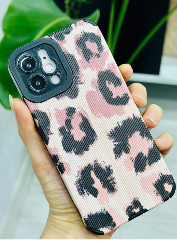  Iphone 12 ve 12 Pro Uyumlu Kaplama Tasarımlı Yumuşak Silikon Kamera Korumalı Kılıf