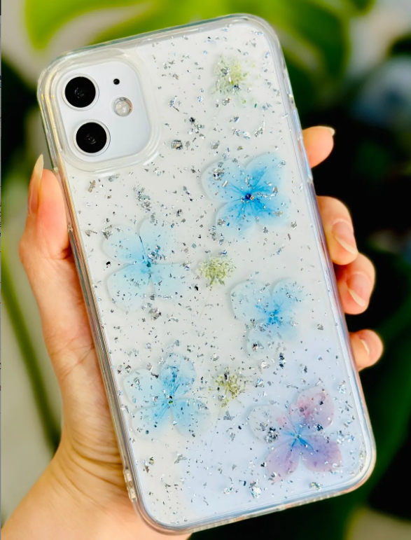  Iphone 12 ve 12 Pro Uyumlu Mavi Simli Çiçek Tasarım Esnek Silikon Kılıf