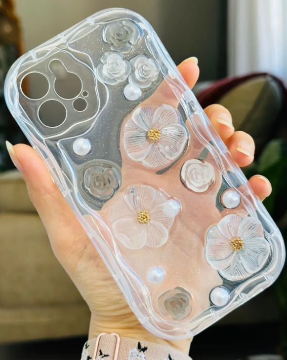  Iphone 12 ve 12 Pro Uyumlu Özel Tasarım 3d Oyuncak Çiçek Tasarımlı Esnek Silikon Kılıf