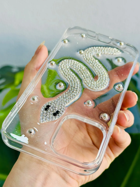  Iphone 12 ve 12 Pro Uyumlu Taş Yılan Tasarım Oyuncaklı Esnek Silikon Kılıf