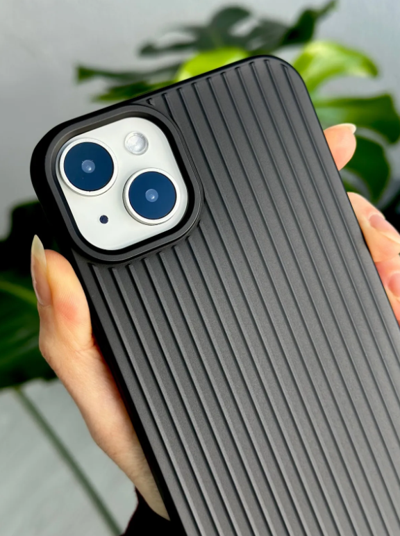  Iphone 13 - 14 ve 15 Uyumlu 3d Serrated Kabartma Parlak Silikon Kılıf