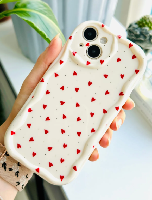  Iphone 14 Plus Ve 15 Plus Uyumlu Kırmızı Kalpler BASKI Desenli Silikon Kılıf