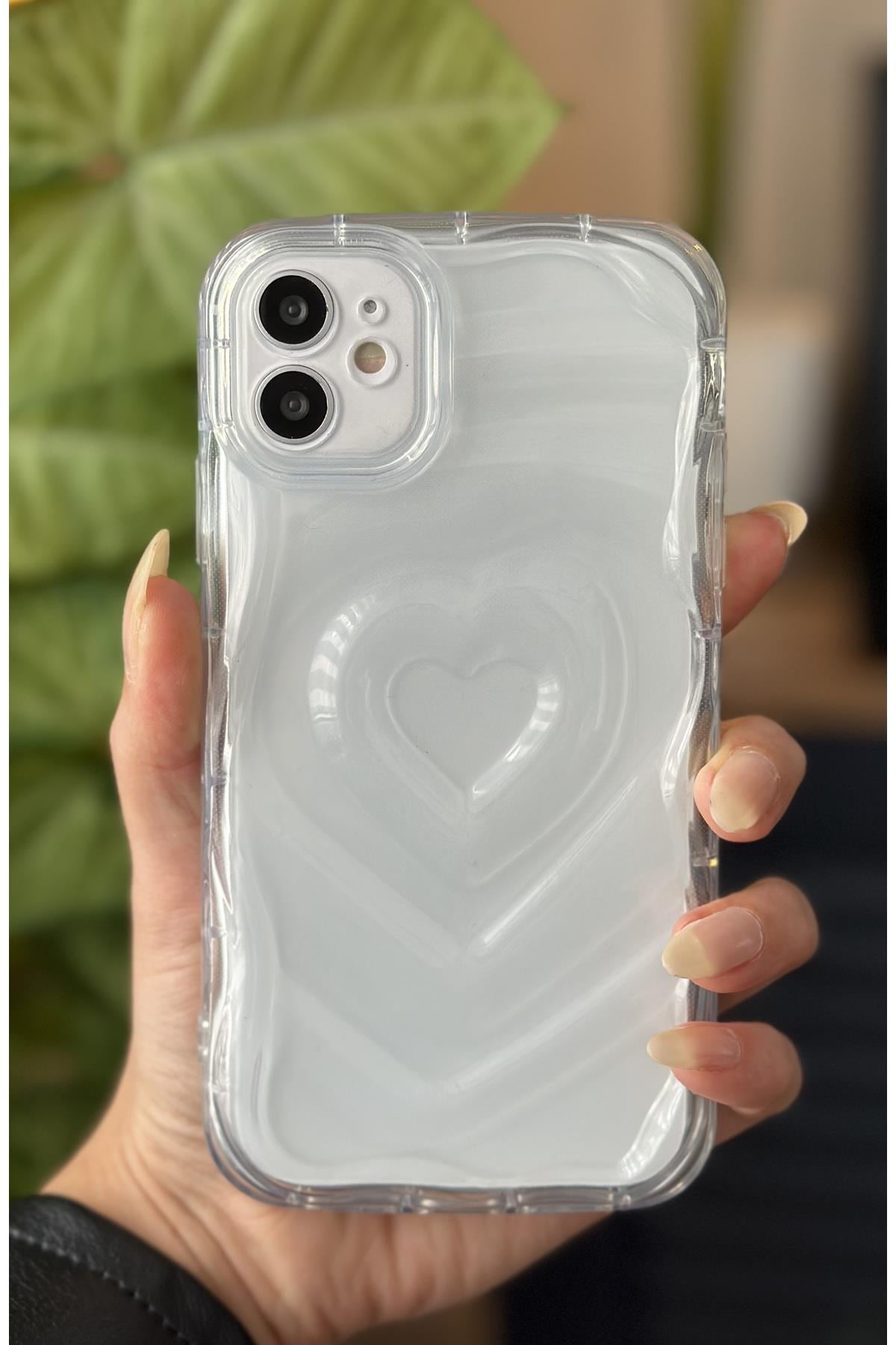 Apple Iphone 11 Uyumlu 3D Kalp Kabartma Desenli Darbe Önleyici Kamera Korumalı Şeffaf Silikon Kılıf şeffaf, one size