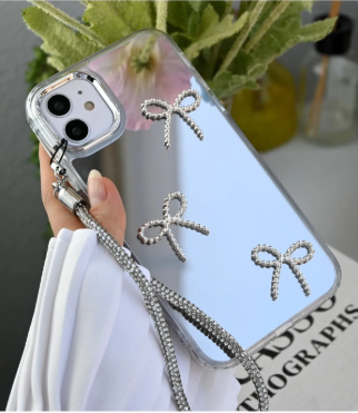 Iphone 11 Uyumlu Aynalı Charm Fiyonk Tasarımlı Darbe Önleyici Silikon Kılıf