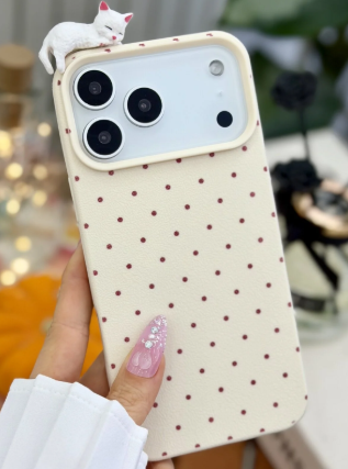 Iphone 17 Promax Uyumlu Puantiye Kedi Oyuncak Tasarımlı Silikon Kılıf